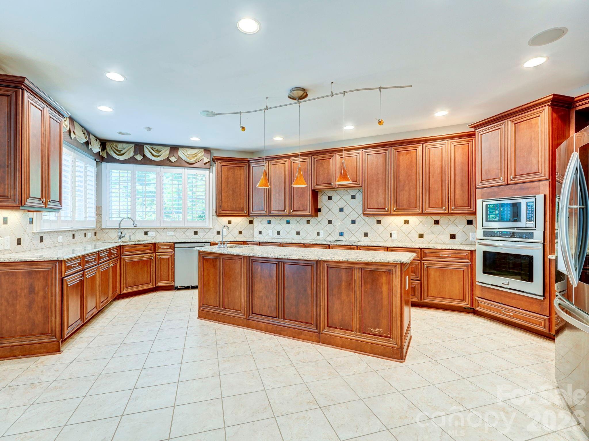 725 Wild Berry Court — Waxhaw