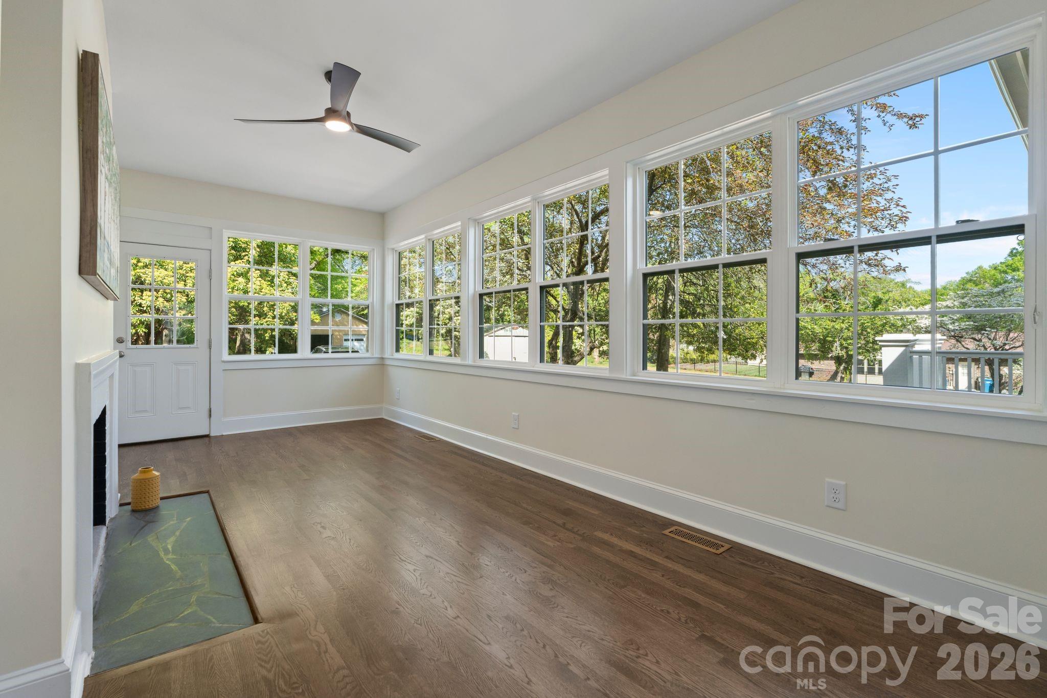 3114 N Center Street — Hickory