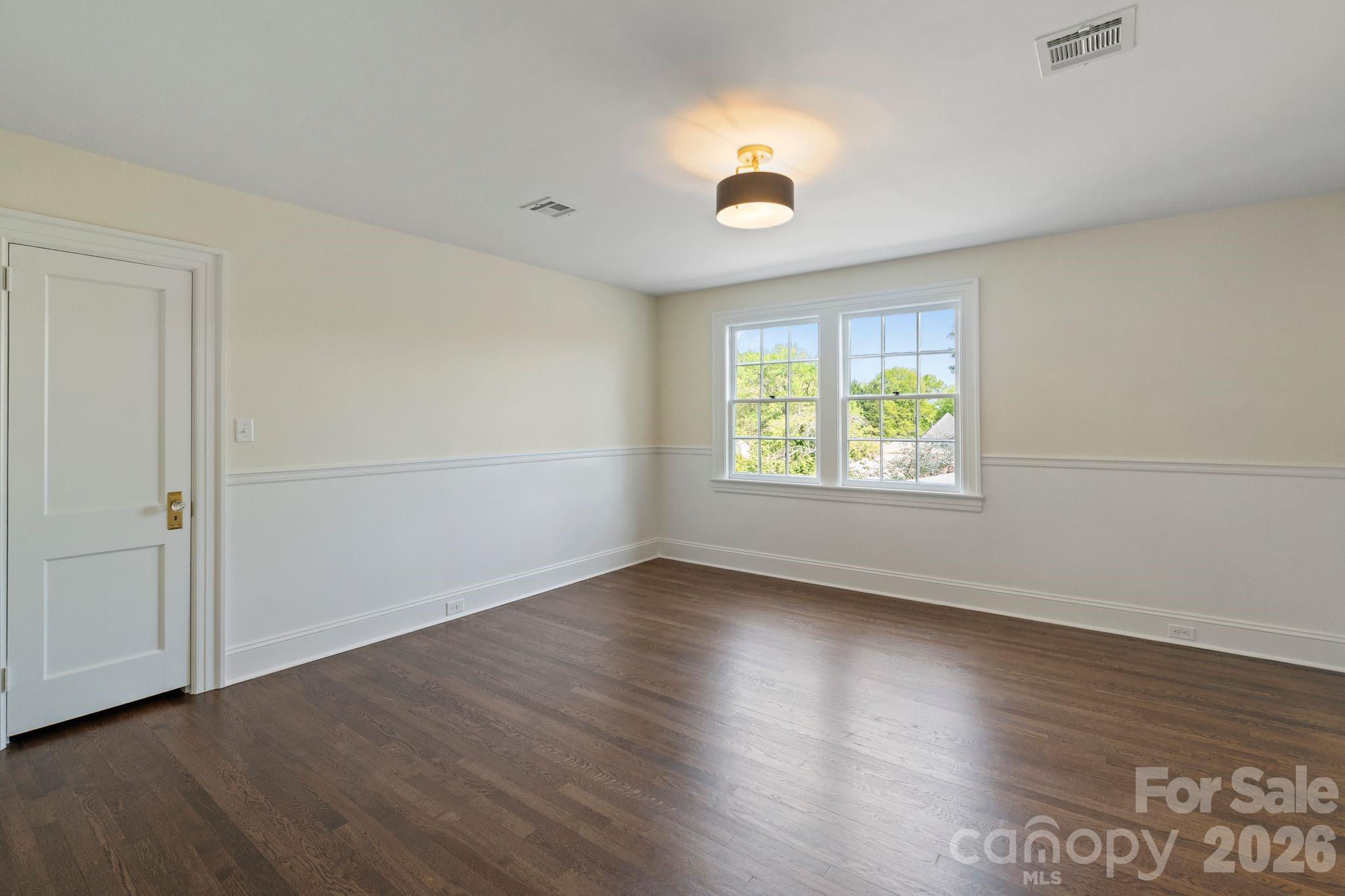 3114 N Center Street — Hickory