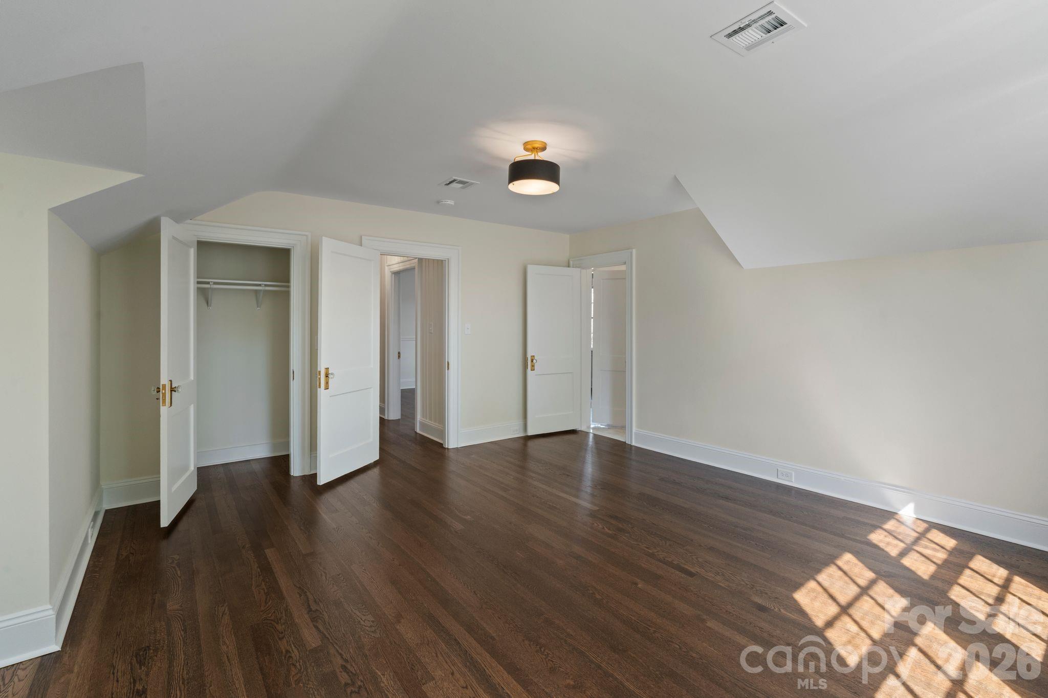 3114 N Center Street — Hickory