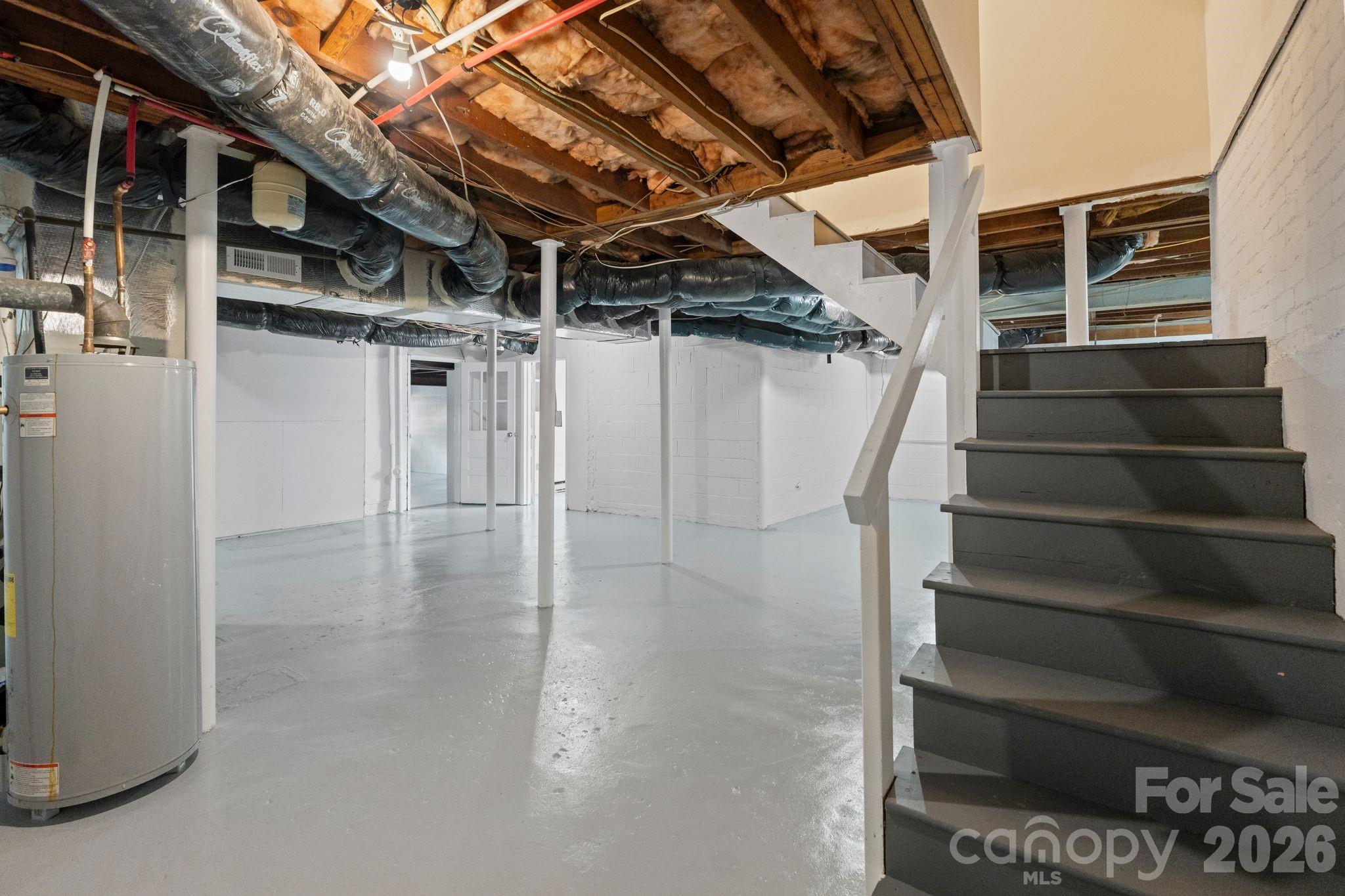 3114 N Center Street — Hickory