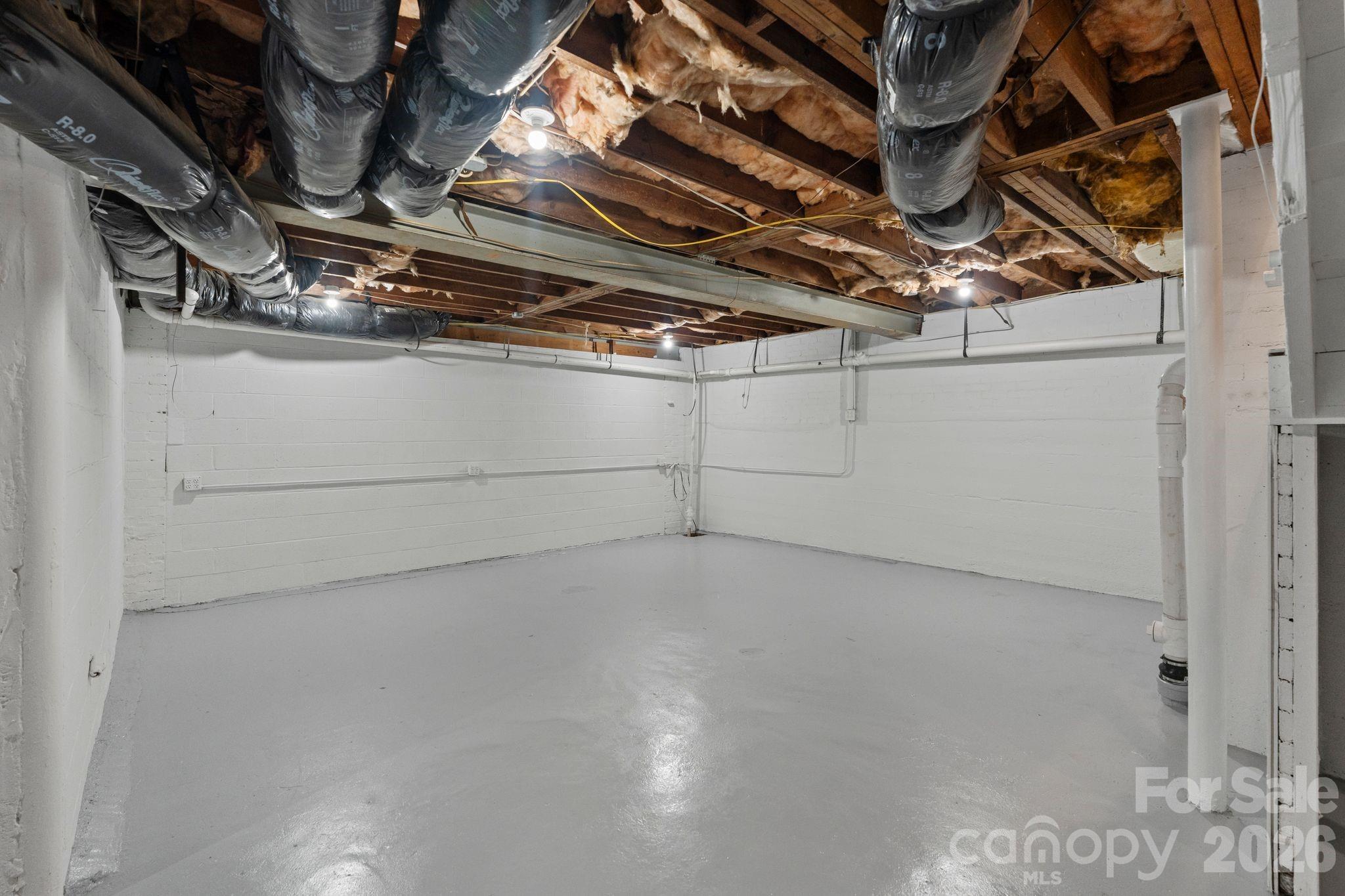 3114 N Center Street — Hickory