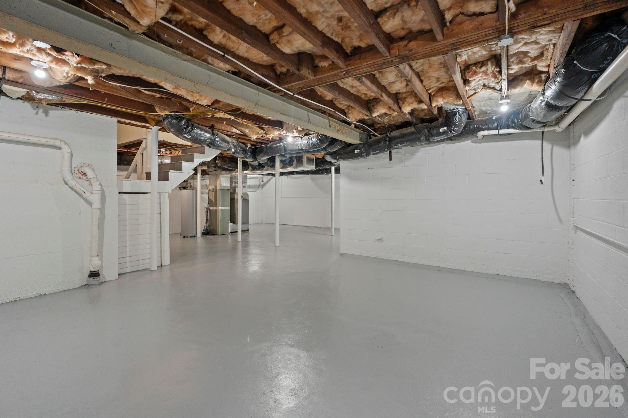 3114 N Center Street — Hickory
