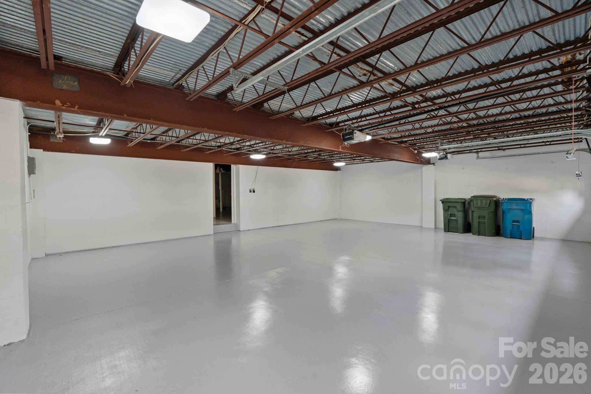 3114 N Center Street — Hickory