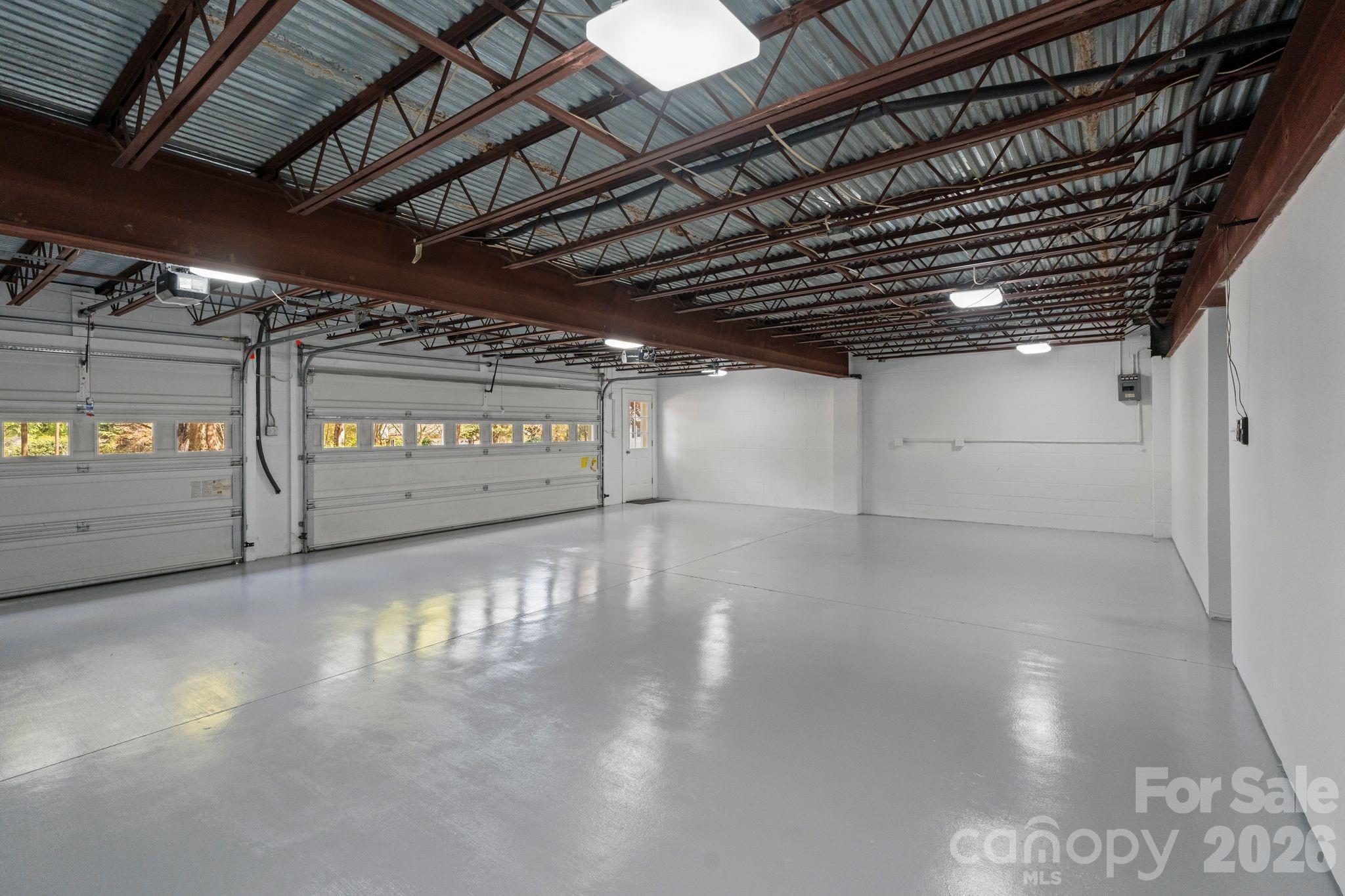 3114 N Center Street — Hickory