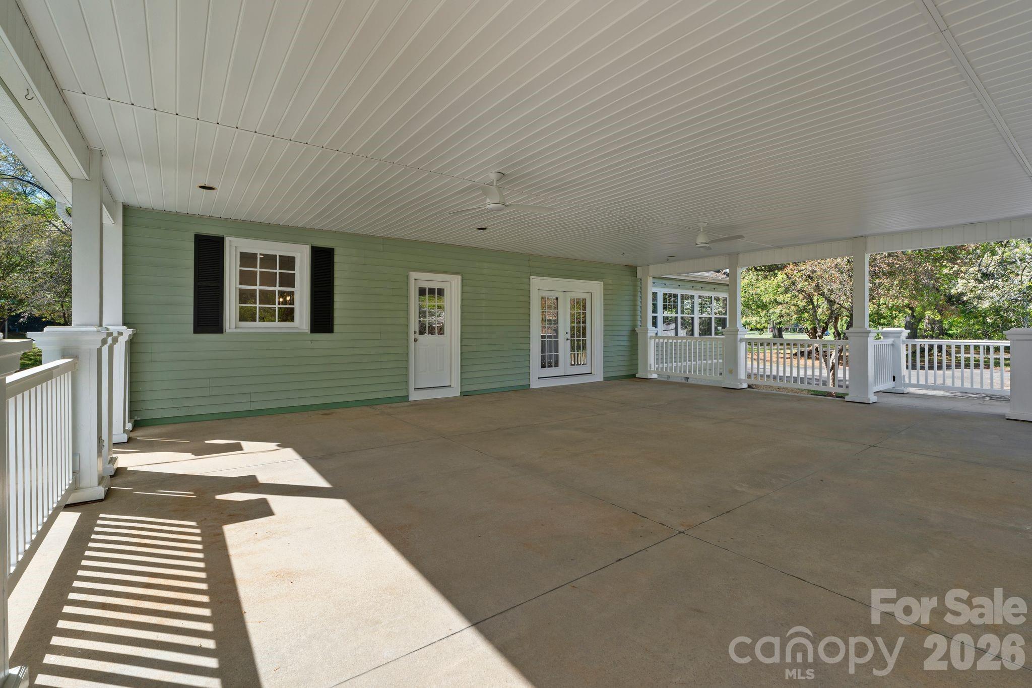 3114 N Center Street — Hickory
