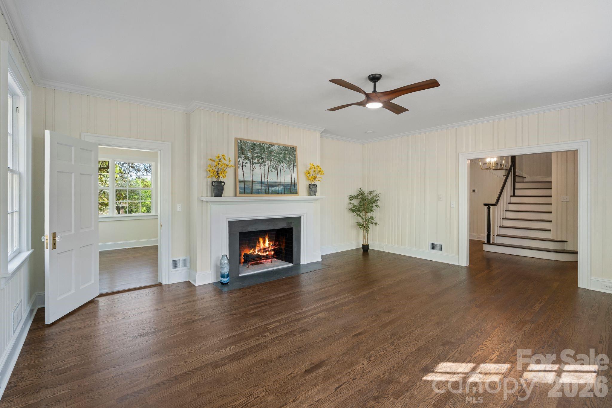3114 N Center Street — Hickory