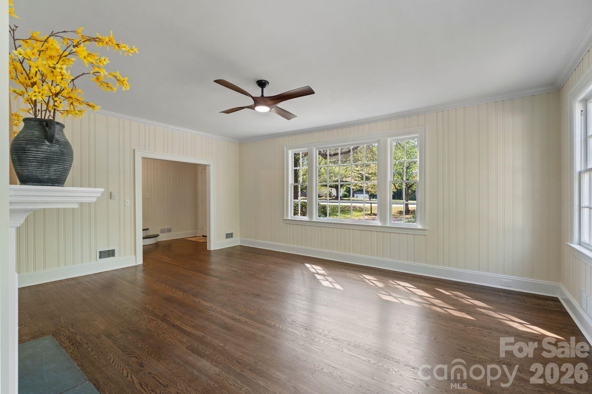 3114 N Center Street — Hickory