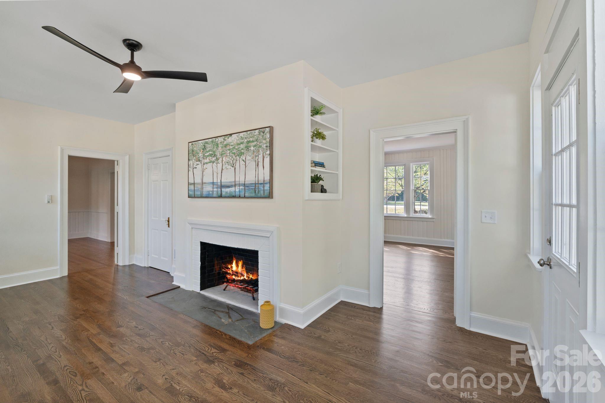 3114 N Center Street — Hickory
