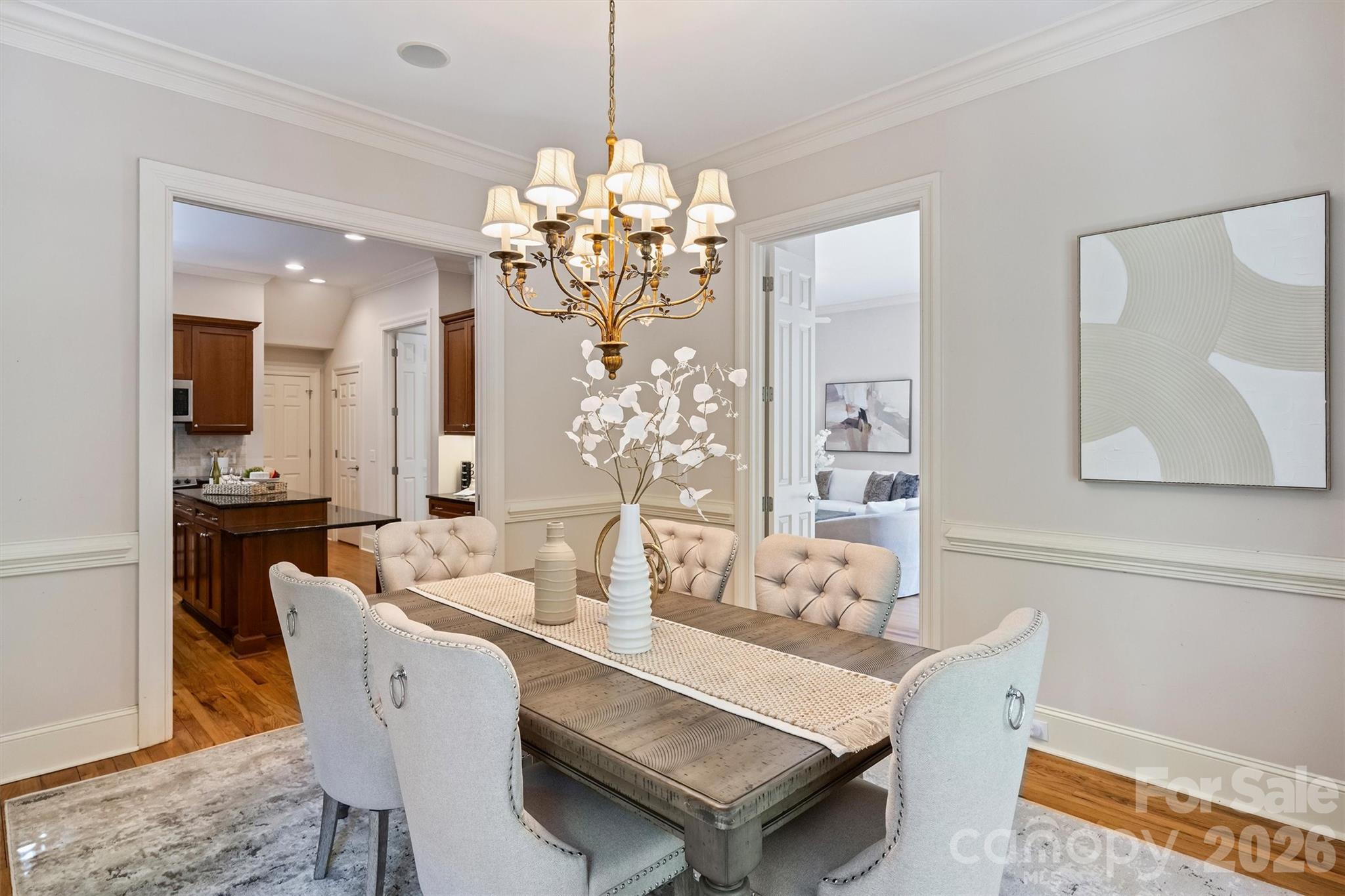 1115 S Kings Drive — Charlotte