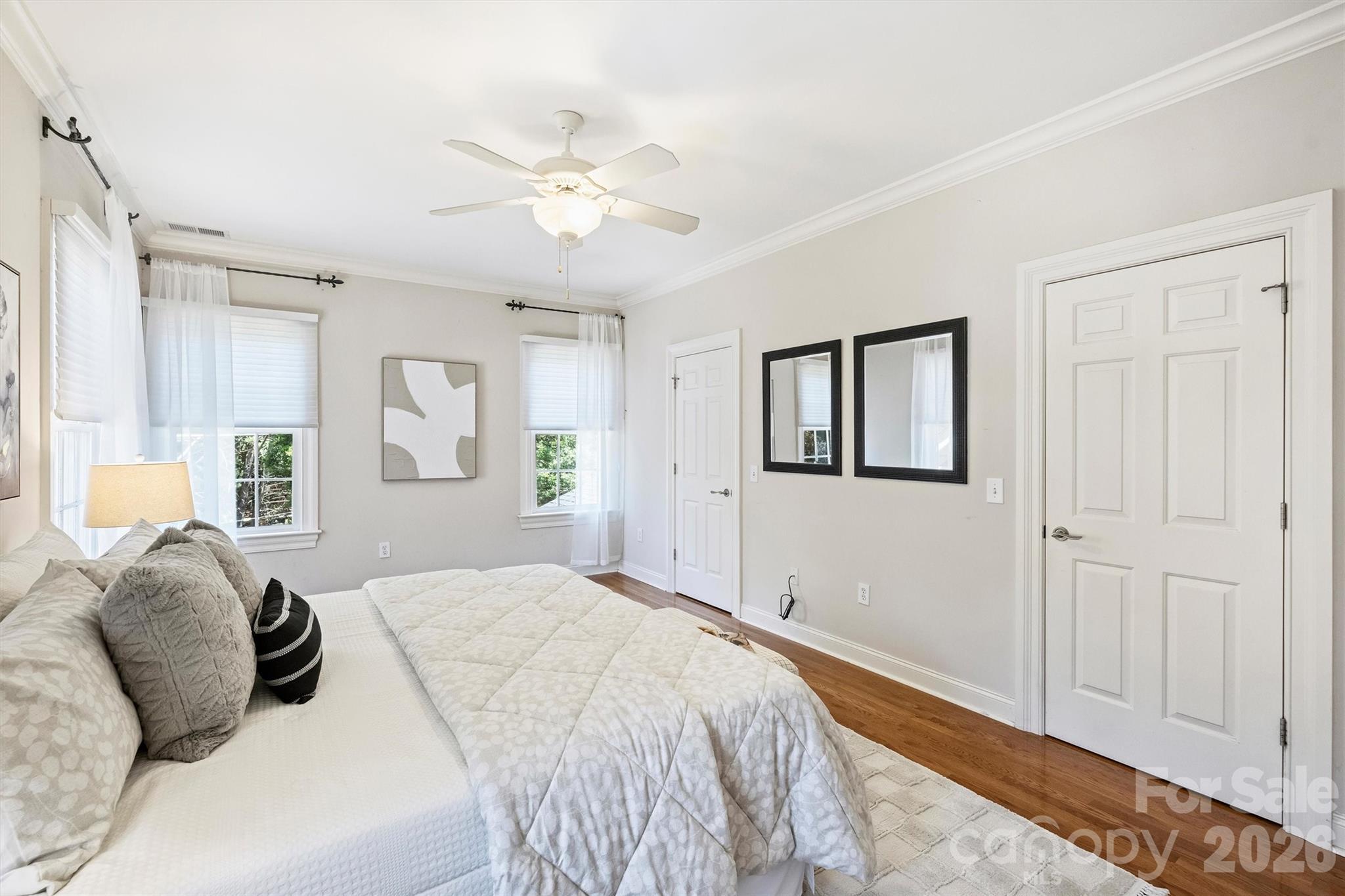 1115 S Kings Drive — Charlotte