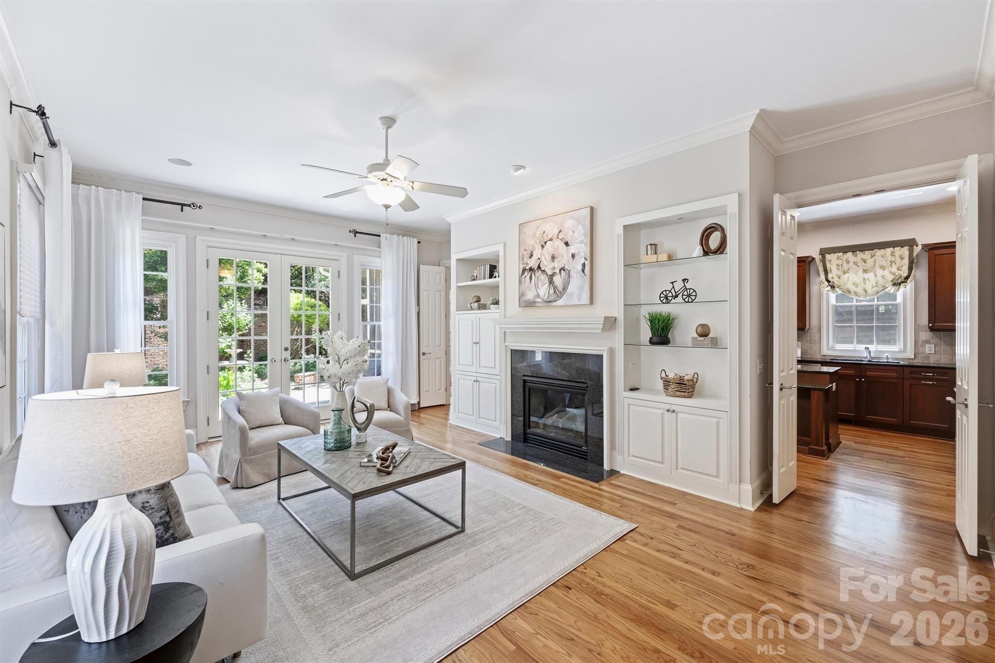 1115 S Kings Drive — Charlotte