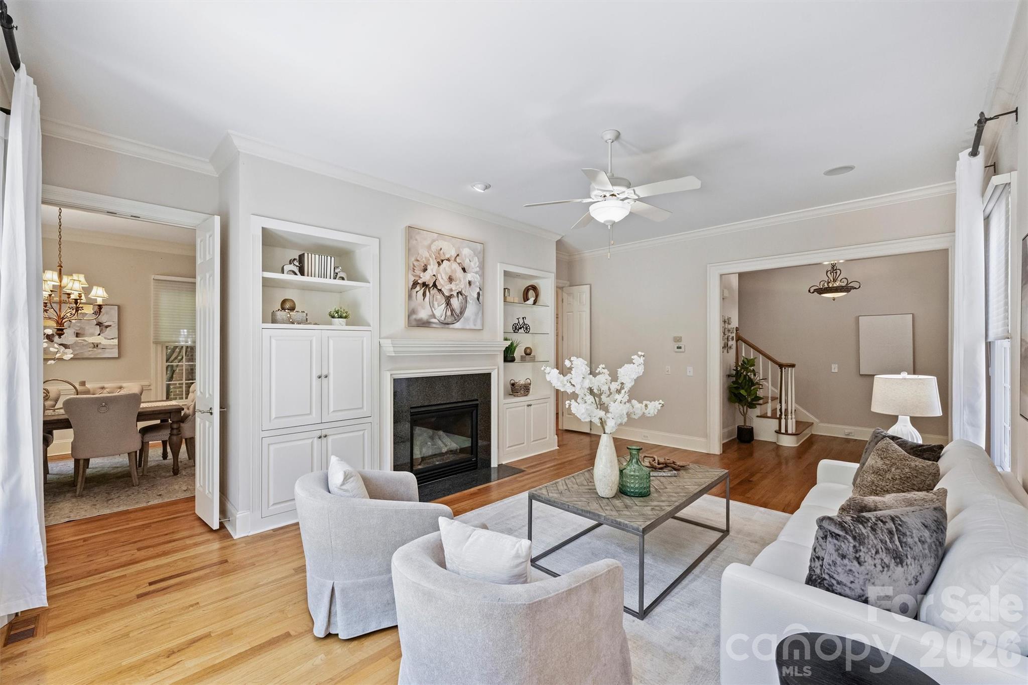 1115 S Kings Drive — Charlotte