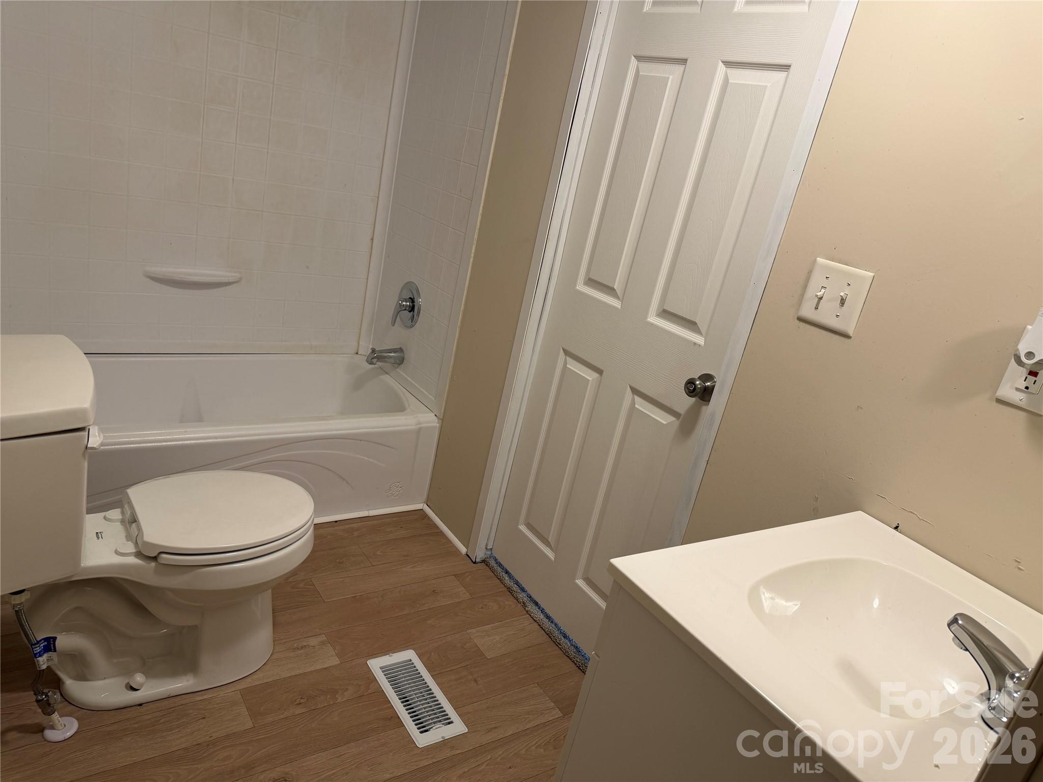 273 McMillan Drive — Hendersonville