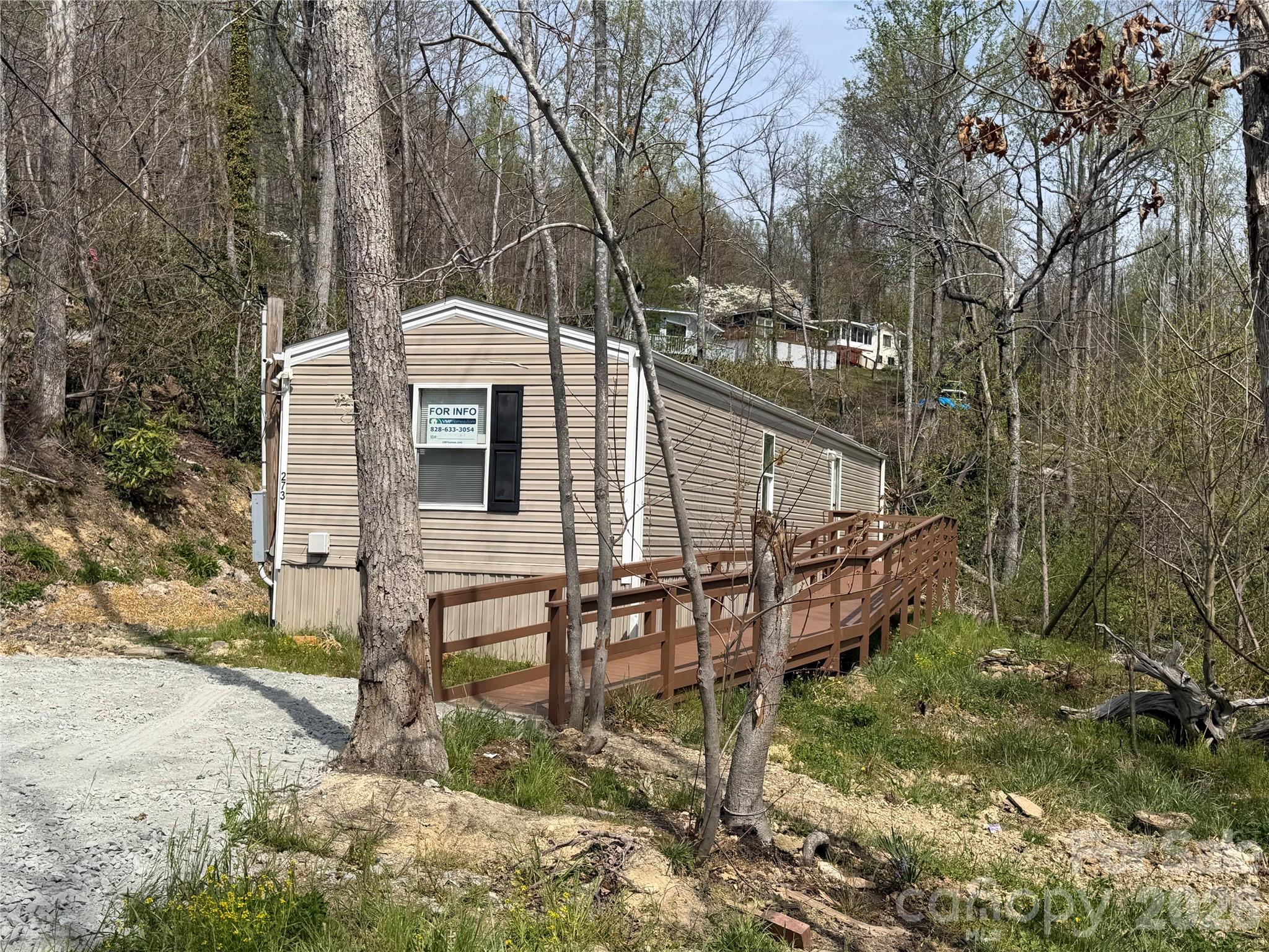 273 McMillan Drive — Hendersonville