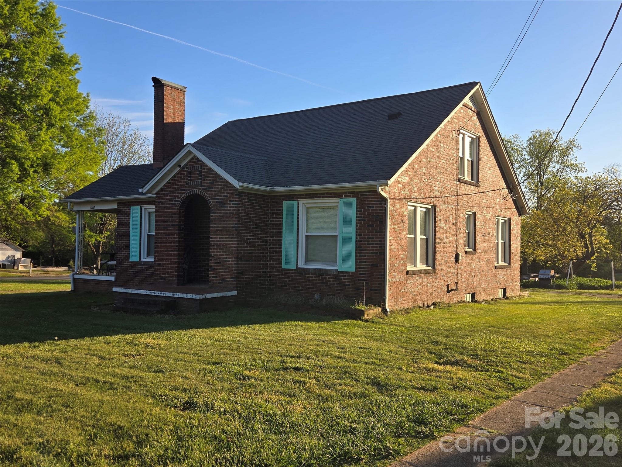 4207 Section House Road — Hickory
