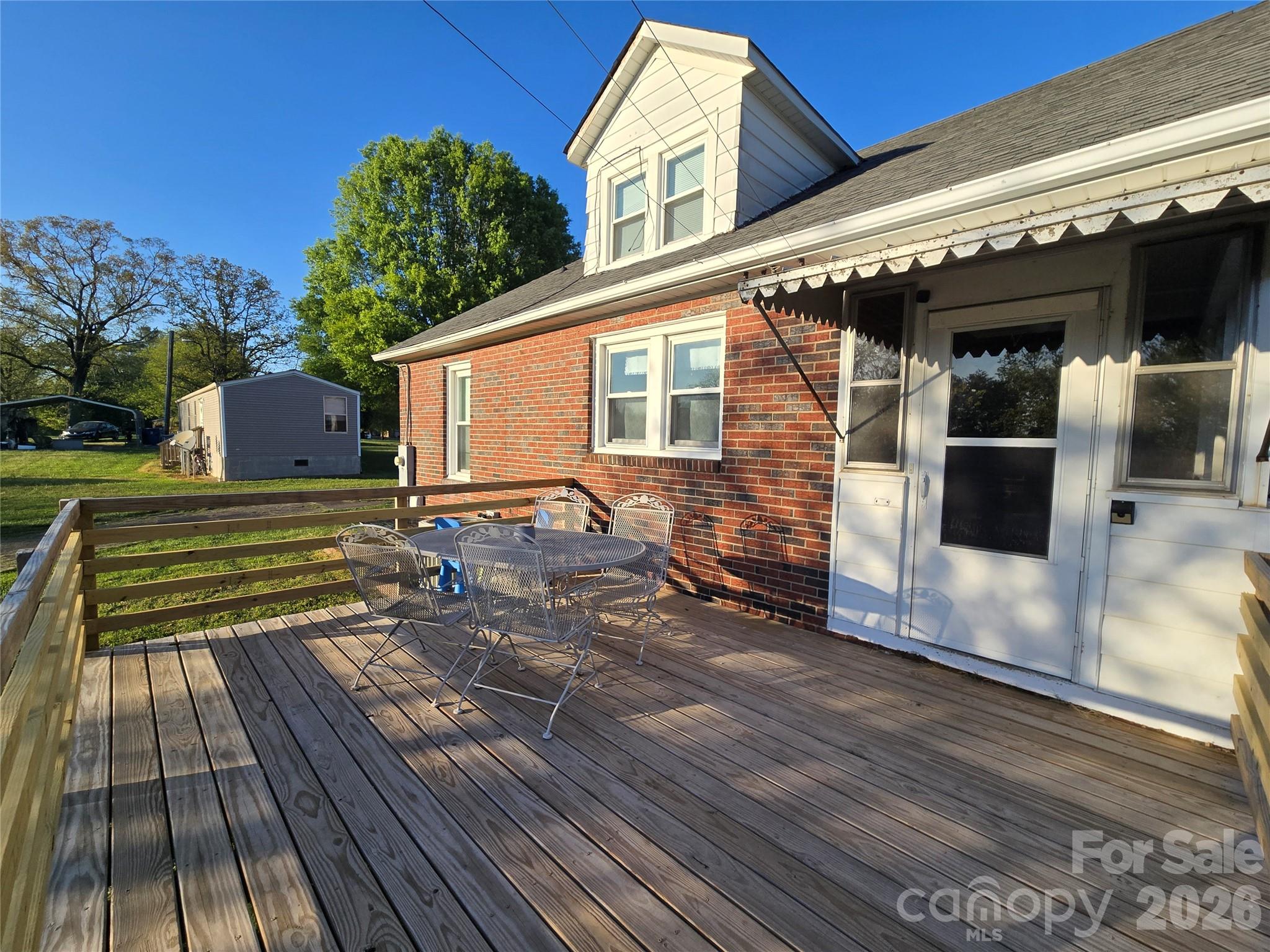 4207 Section House Road — Hickory