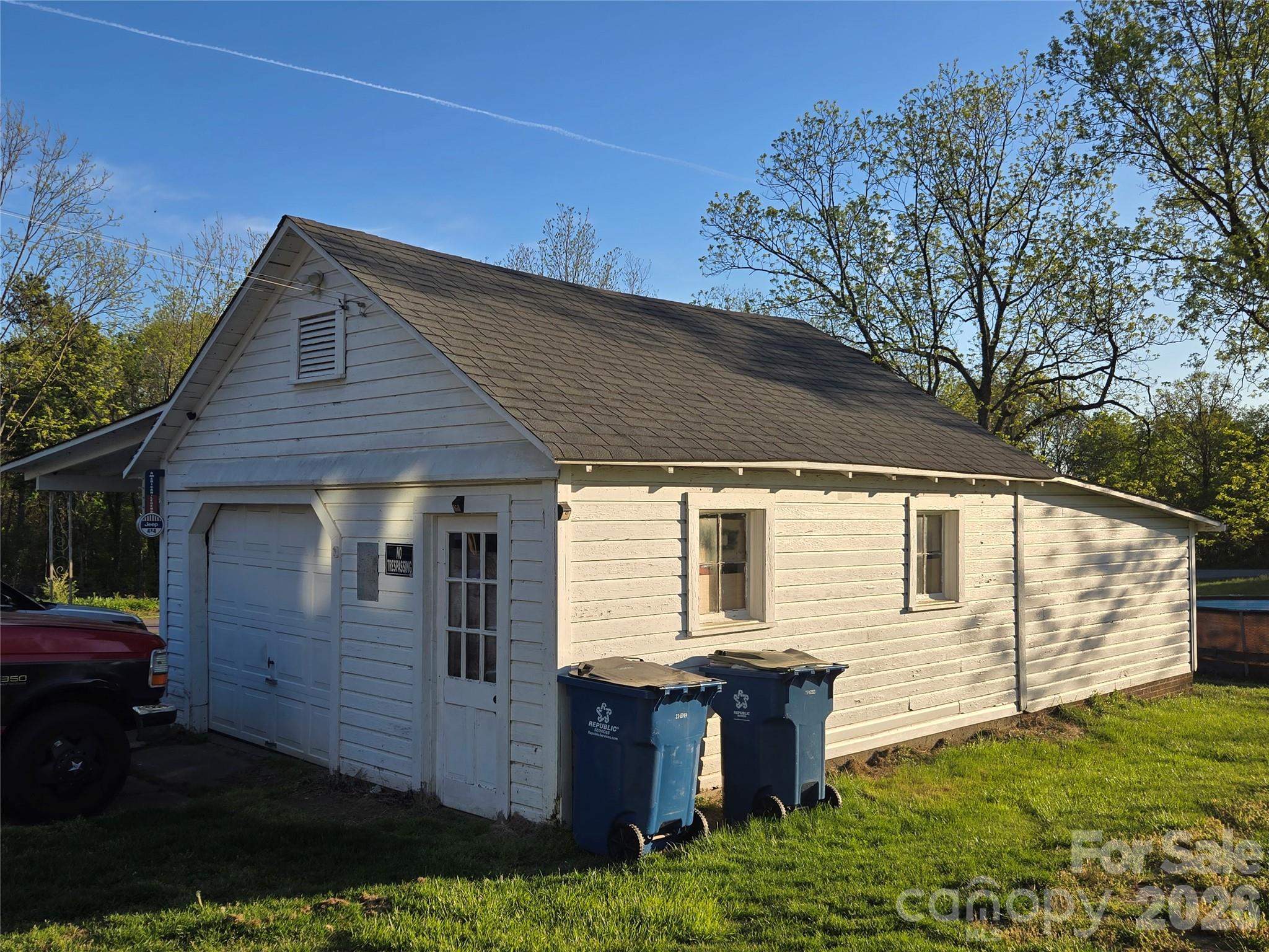 4207 Section House Road — Hickory