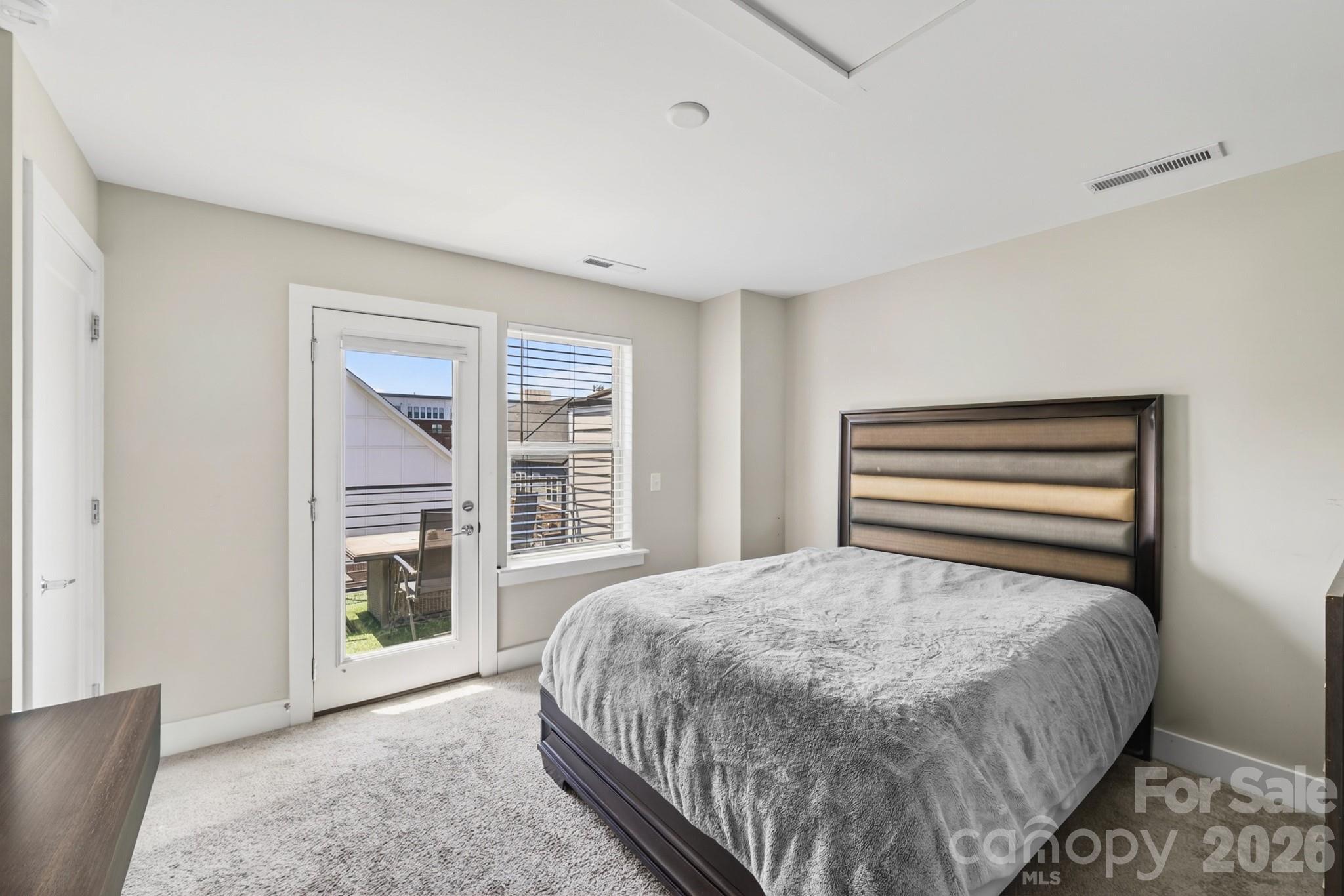 15036 New Amsterdam Lane — Charlotte