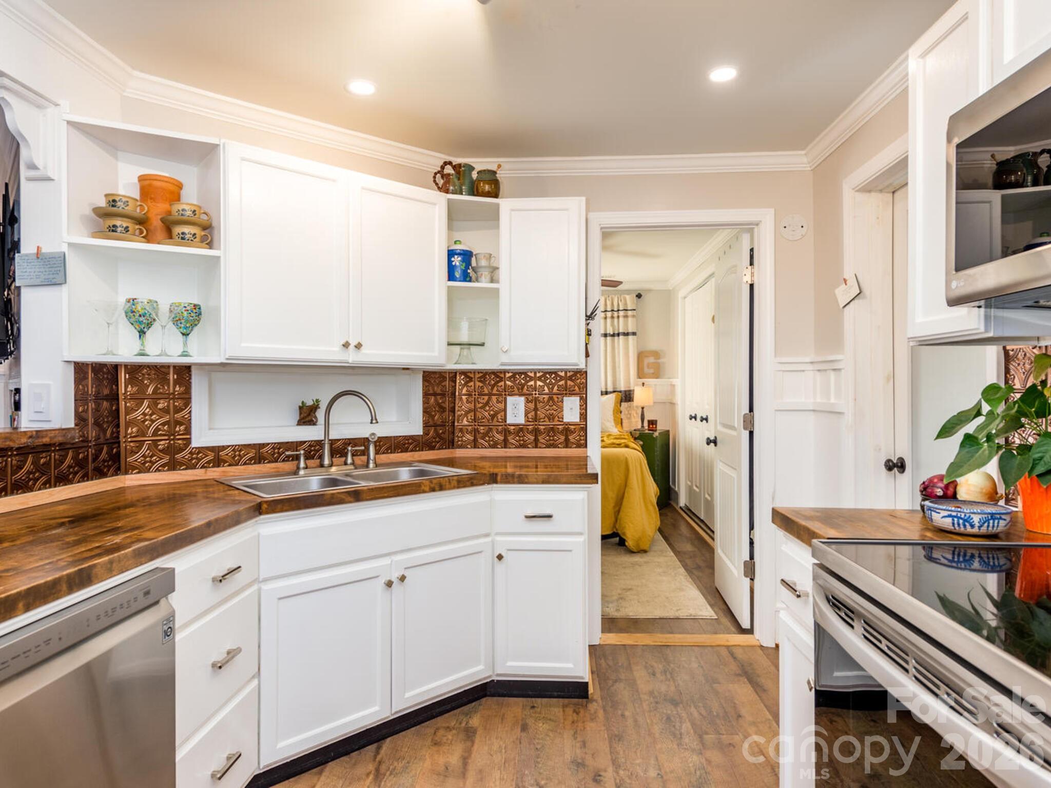 29 White Oak Road — Arden