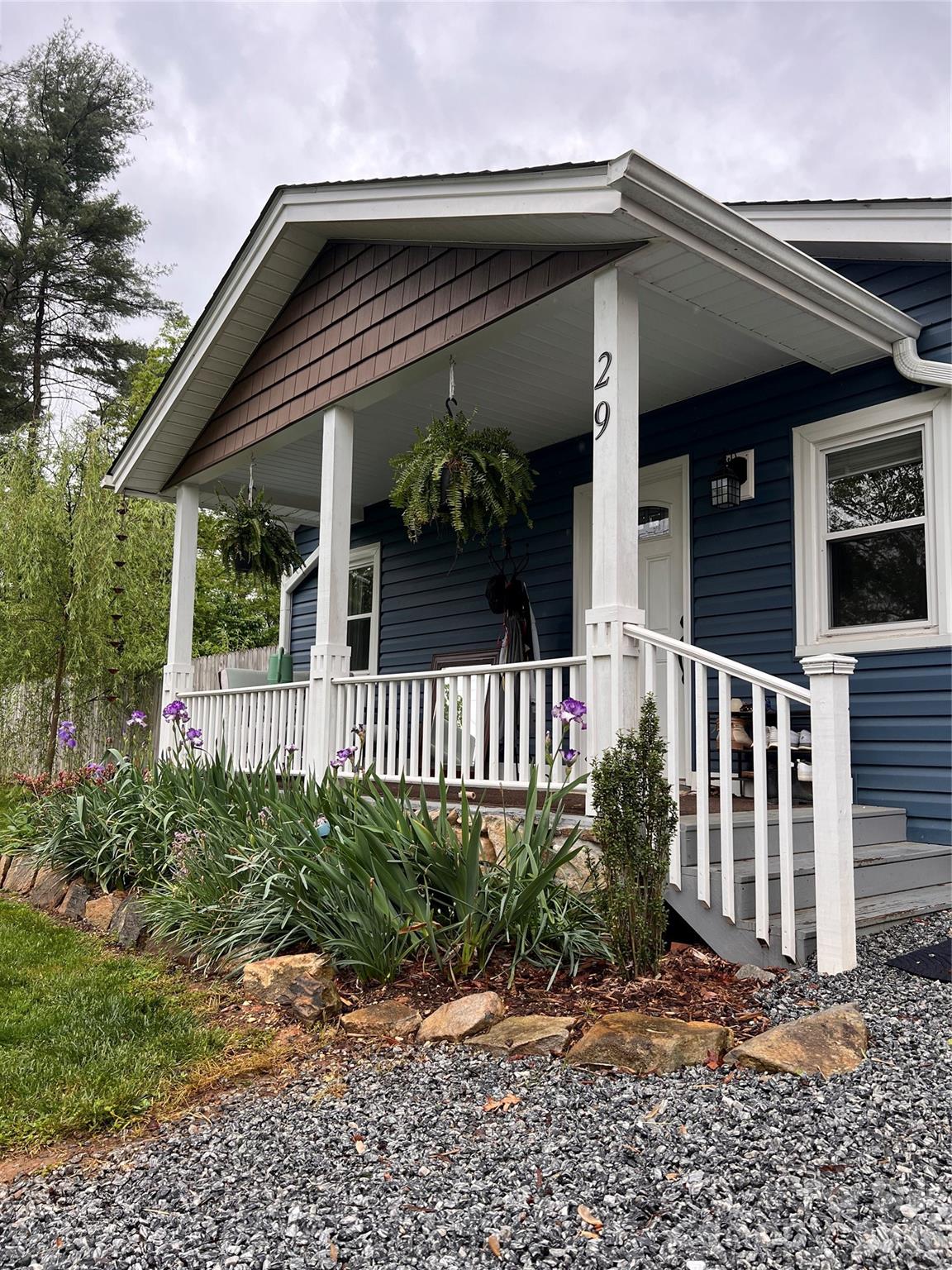 29 White Oak Road — Arden
