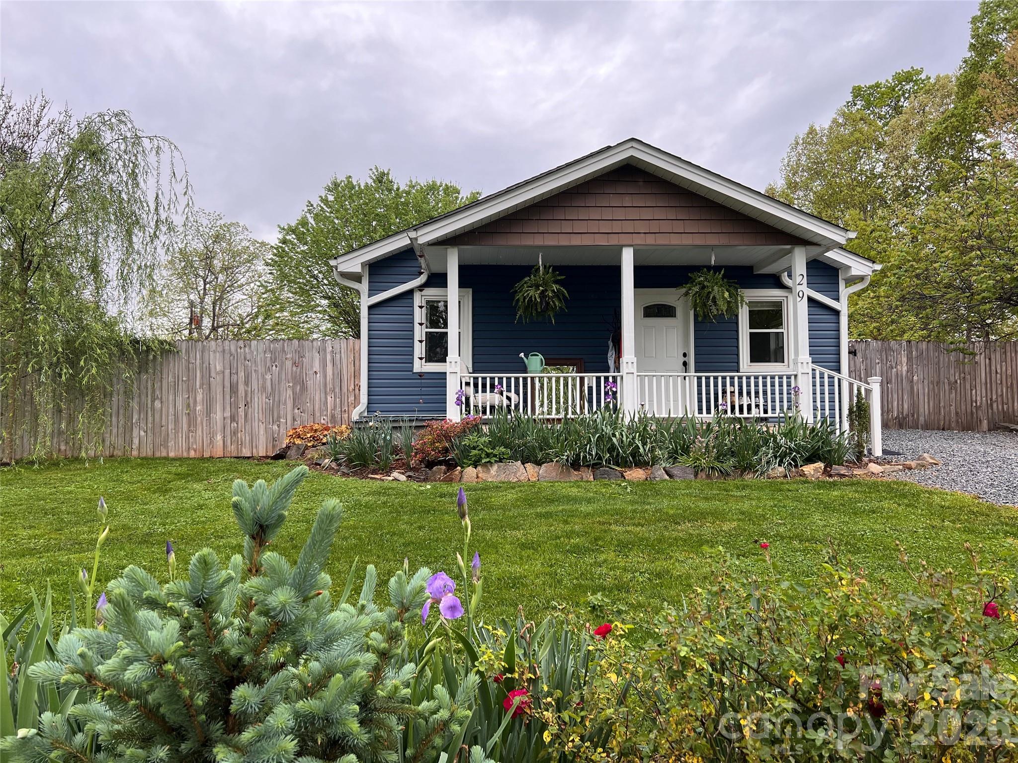 29 White Oak Road — Arden