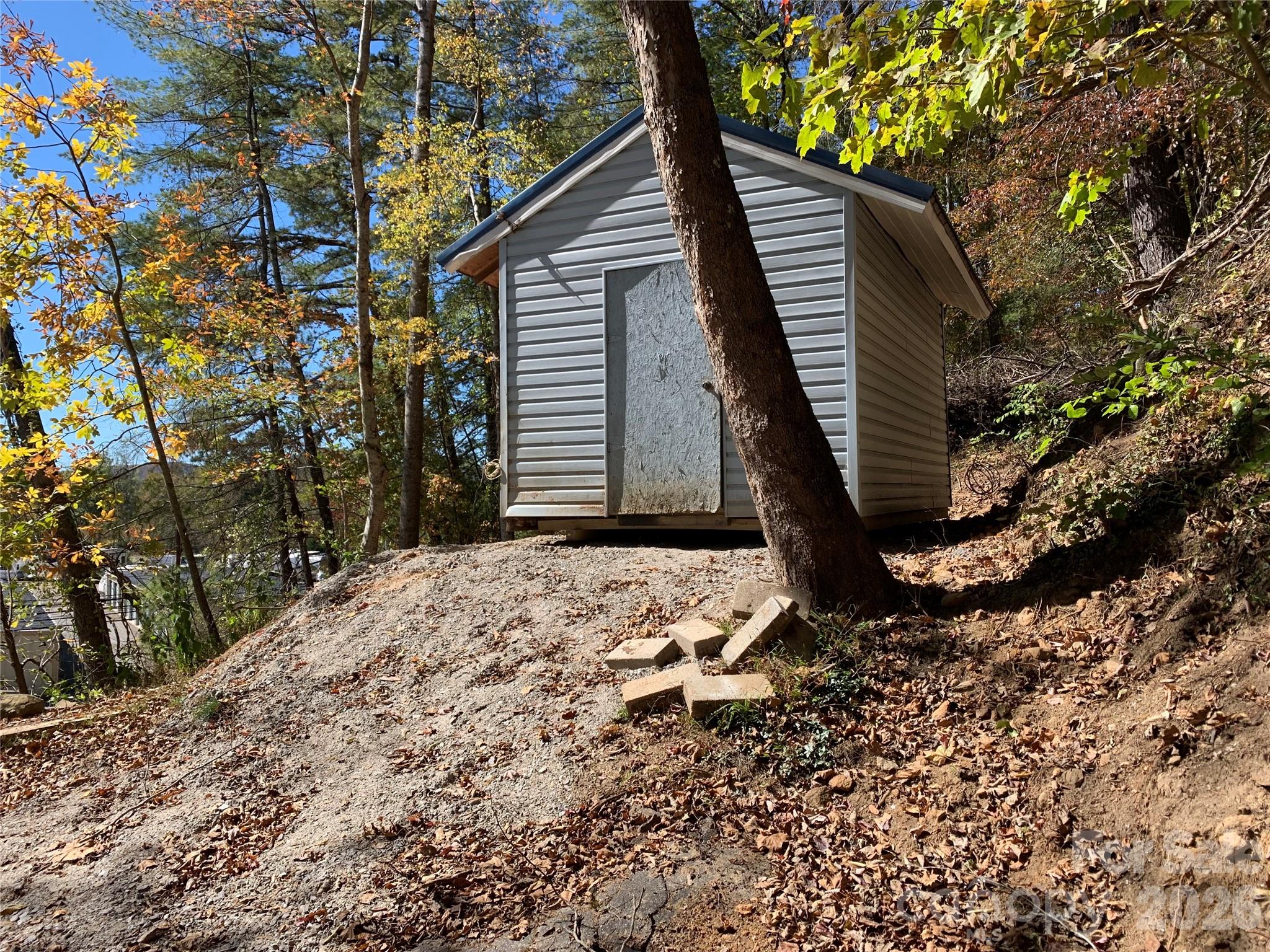 465 Bee Tree Road — Swannanoa