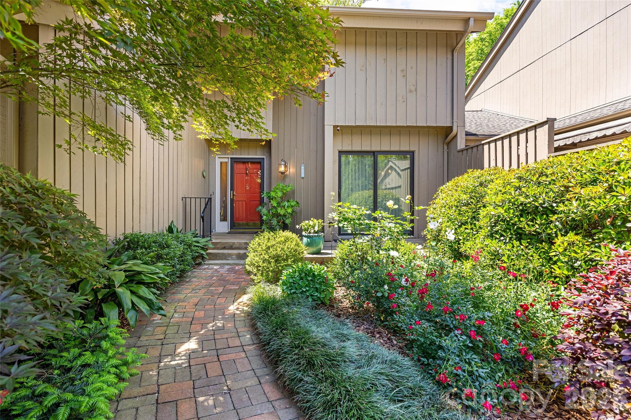 5120 Dunes Court — Charlotte