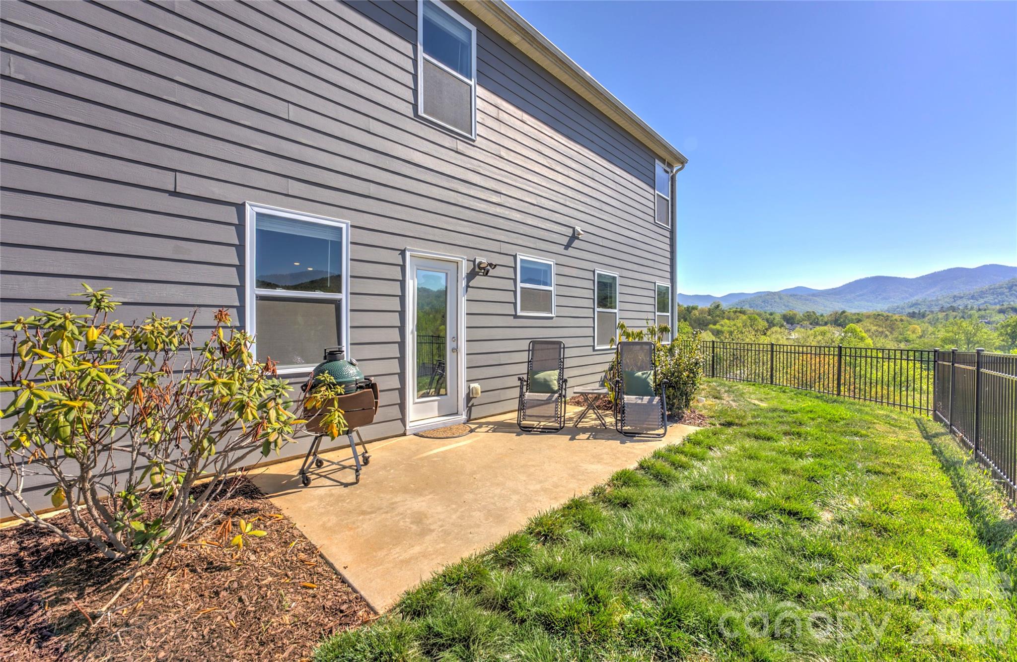 141 Amblers Knoll Road — Weaverville