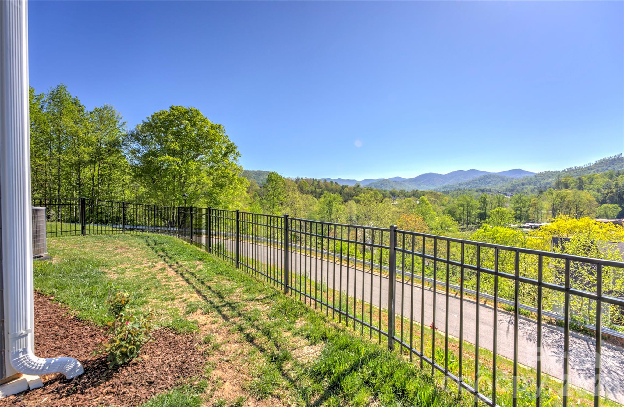 141 Amblers Knoll Road — Weaverville
