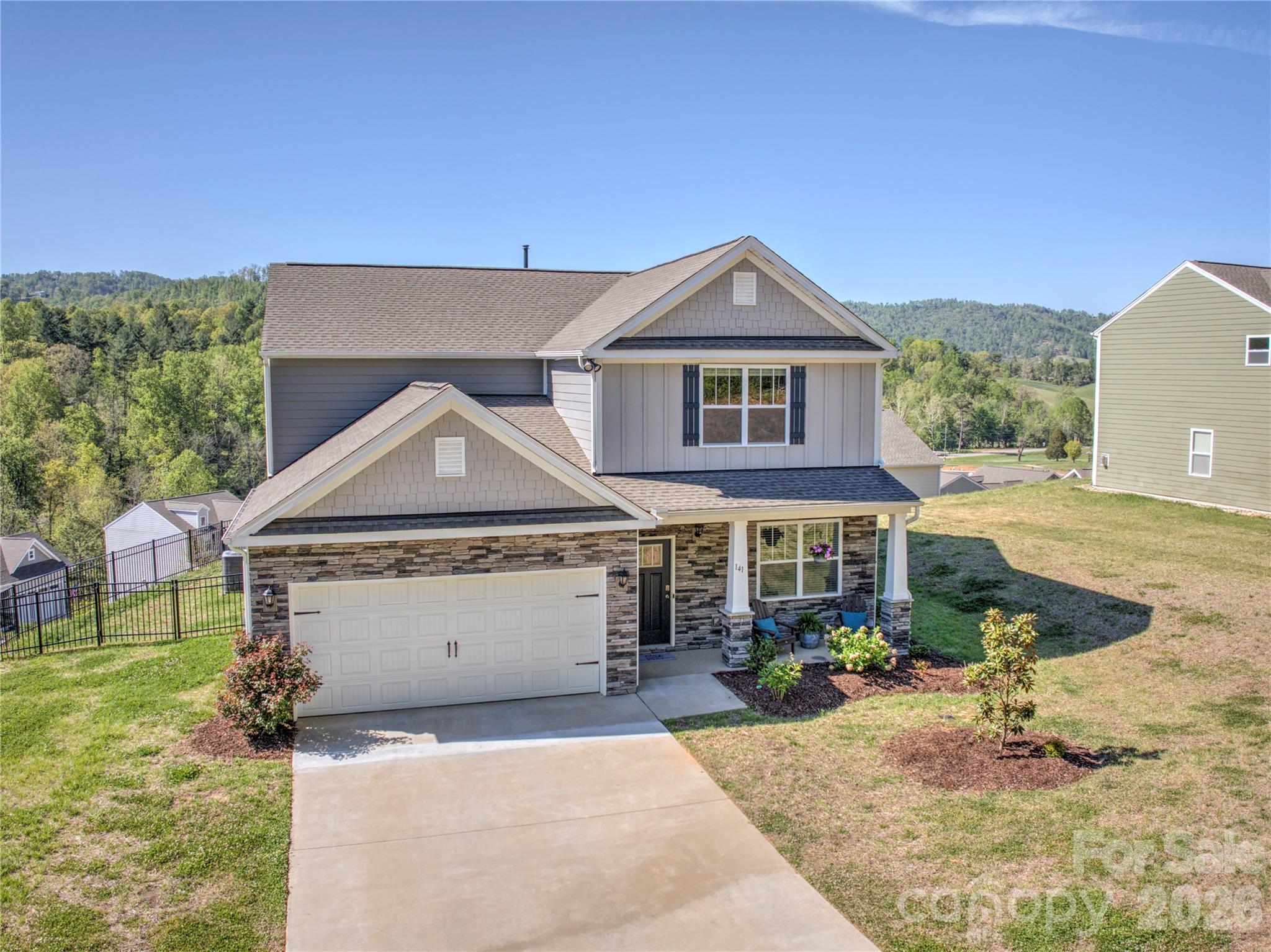 141 Amblers Knoll Road — Weaverville