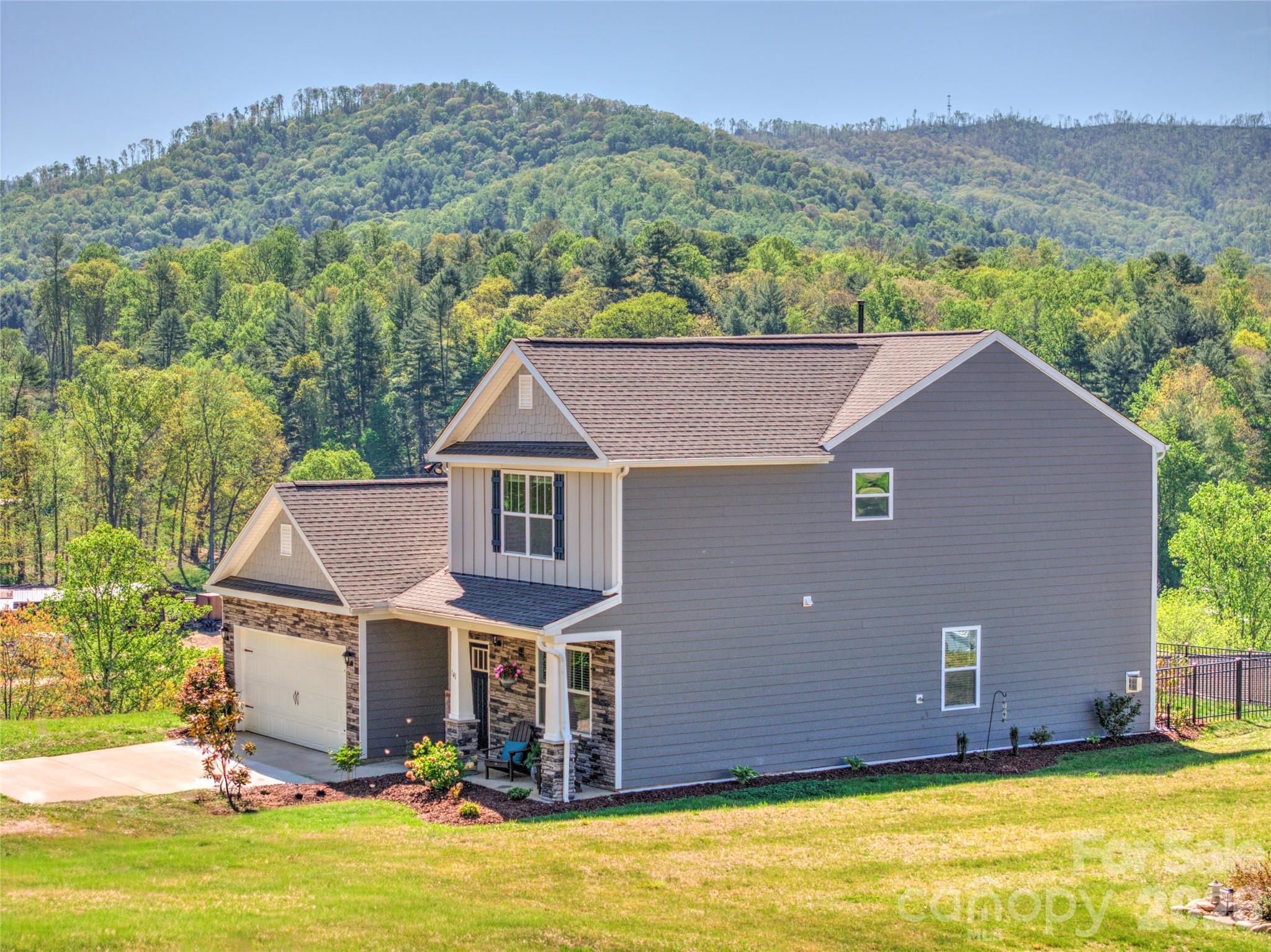 141 Amblers Knoll Road — Weaverville