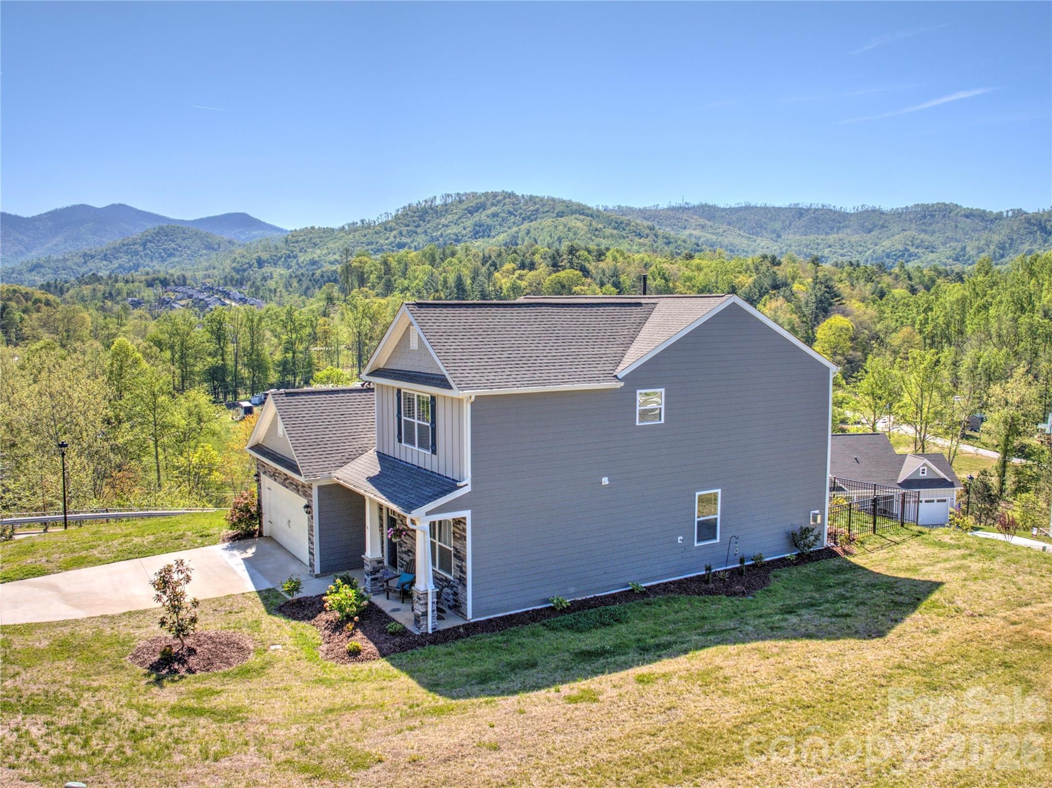 141 Amblers Knoll Road — Weaverville