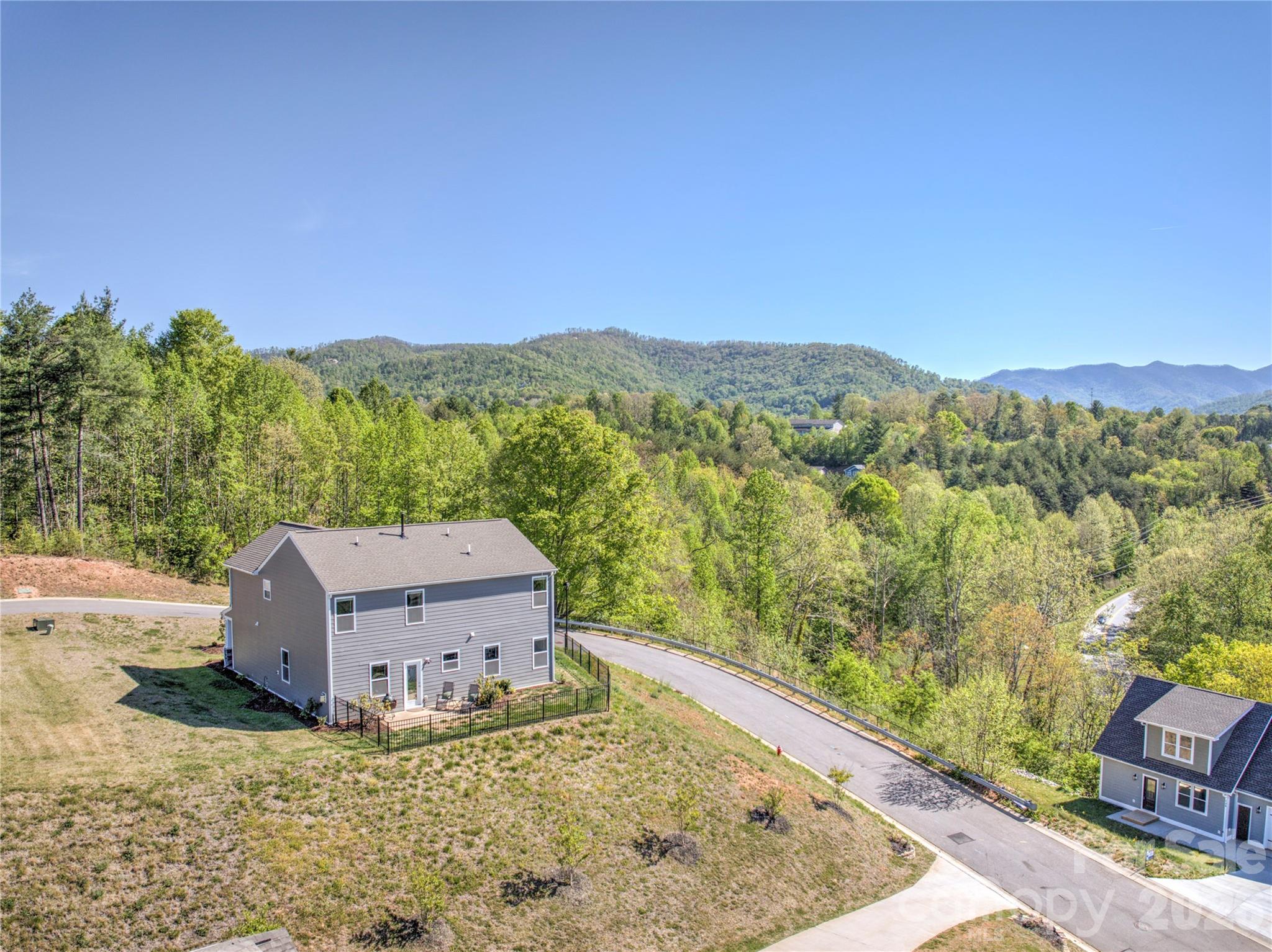141 Amblers Knoll Road — Weaverville