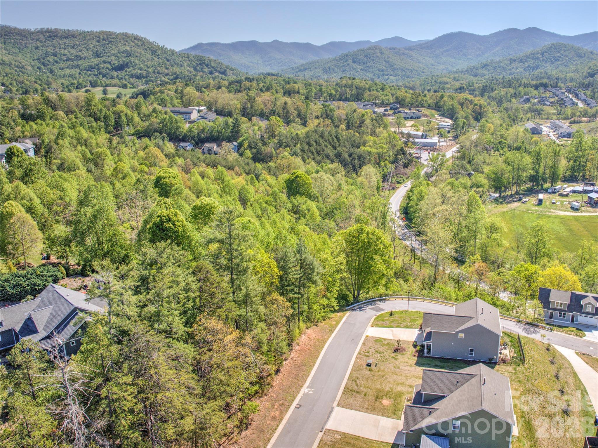 141 Amblers Knoll Road — Weaverville