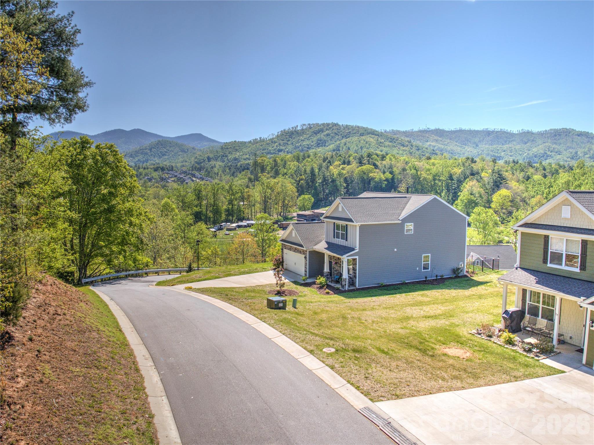 141 Amblers Knoll Road — Weaverville