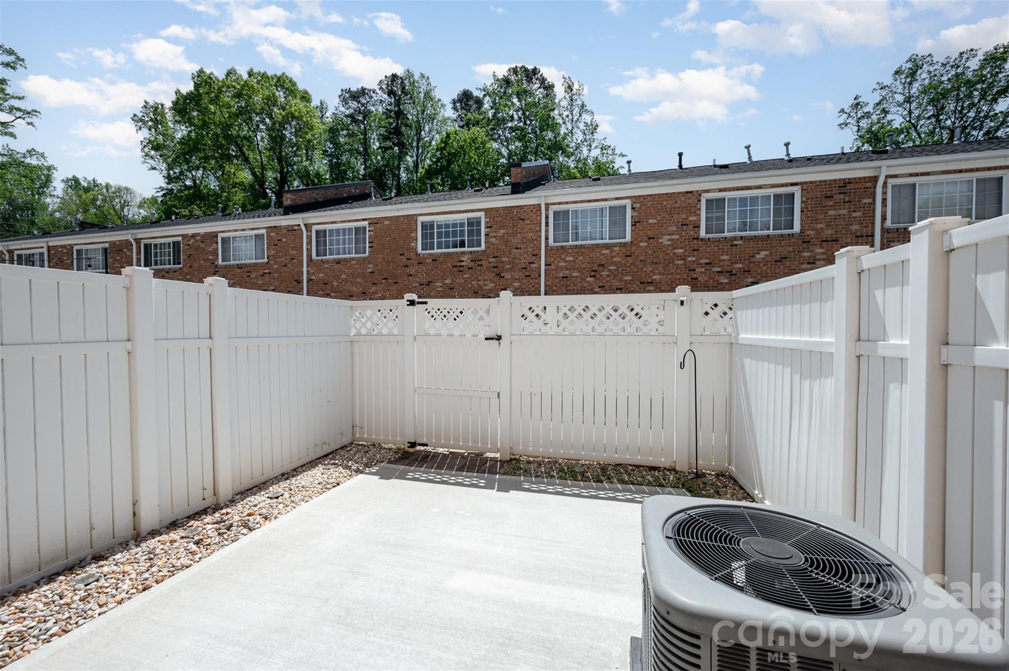 1218 Green Oaks Lane #E — Charlotte