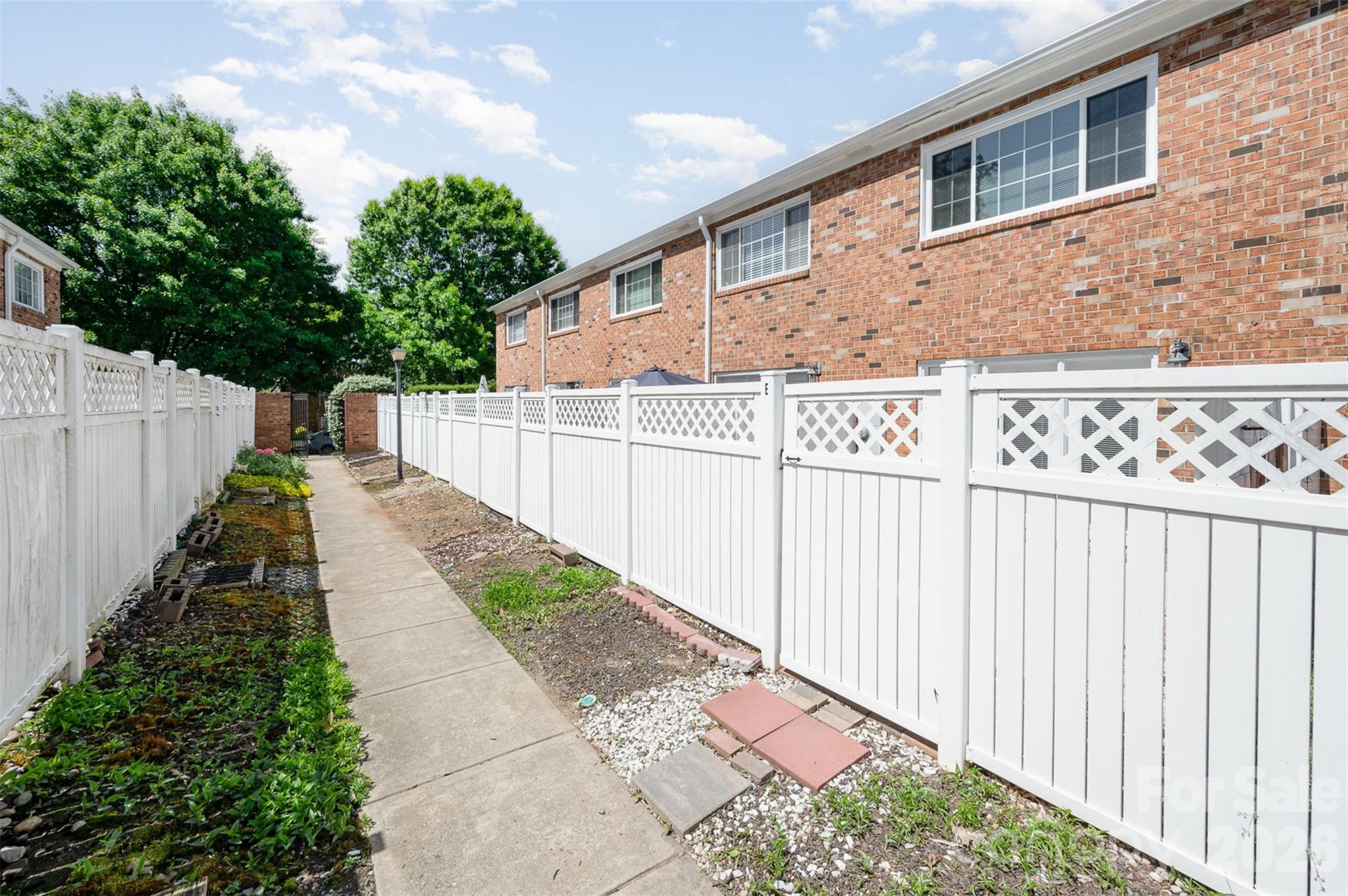 1218 Green Oaks Lane #E — Charlotte