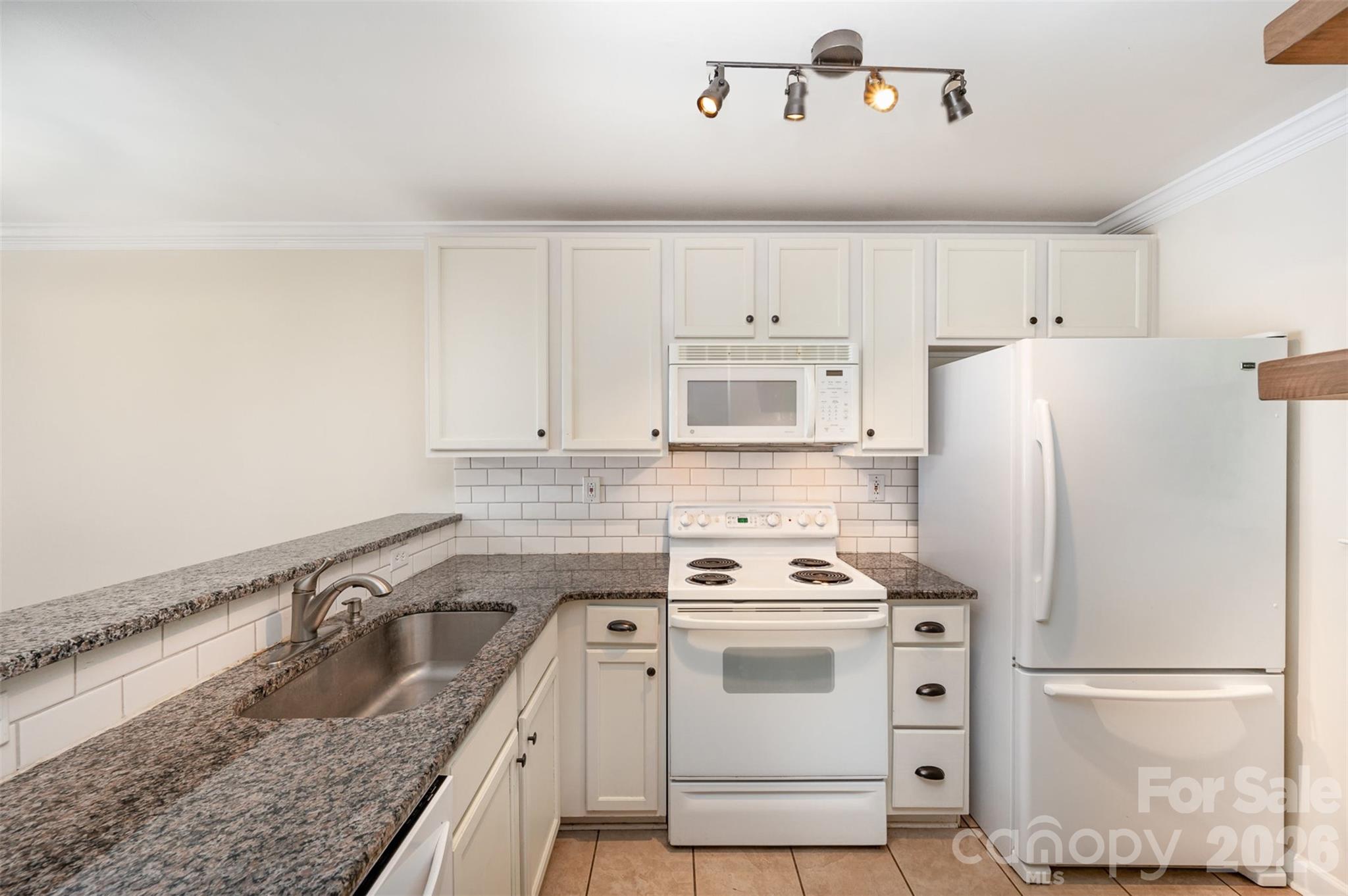 1218 Green Oaks Lane #E — Charlotte