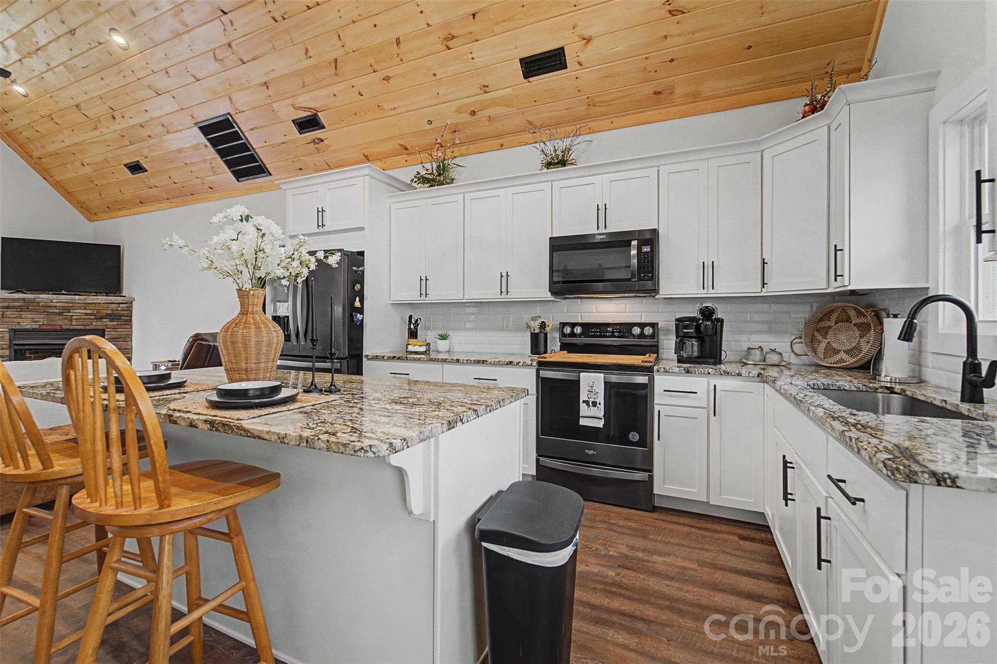79 Abbey View Road — Bryson City