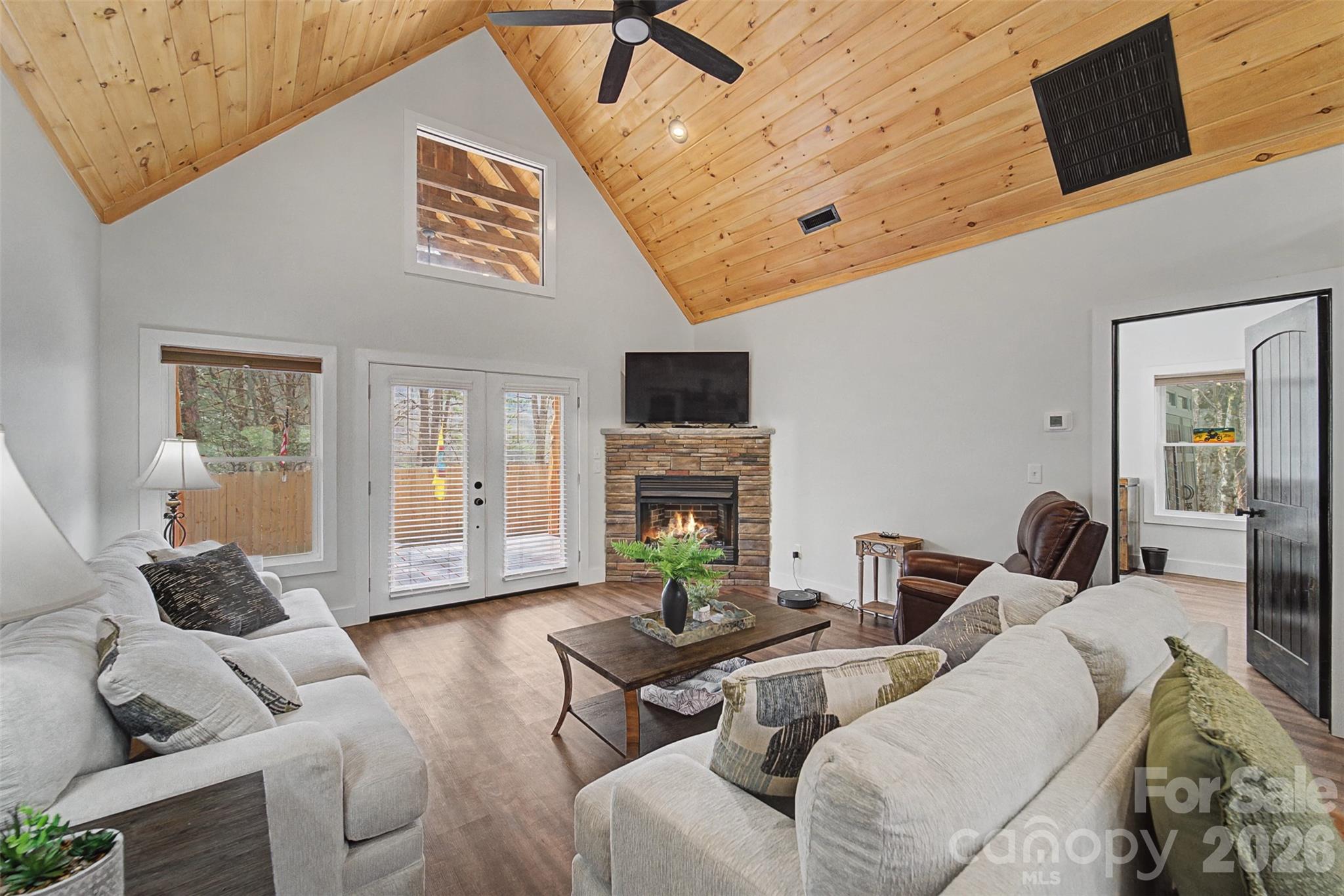 79 Abbey View Road — Bryson City
