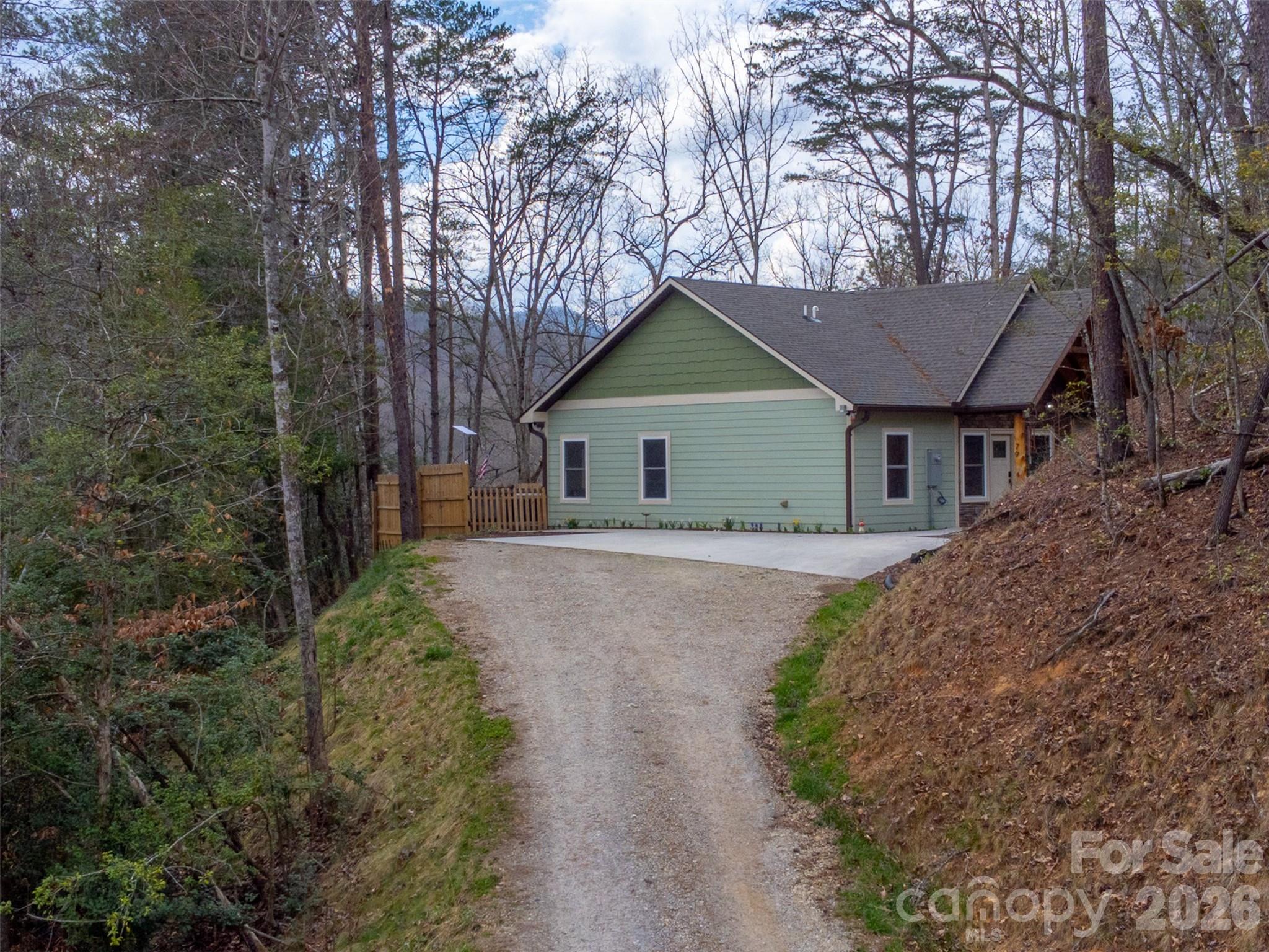 79 Abbey View Road — Bryson City