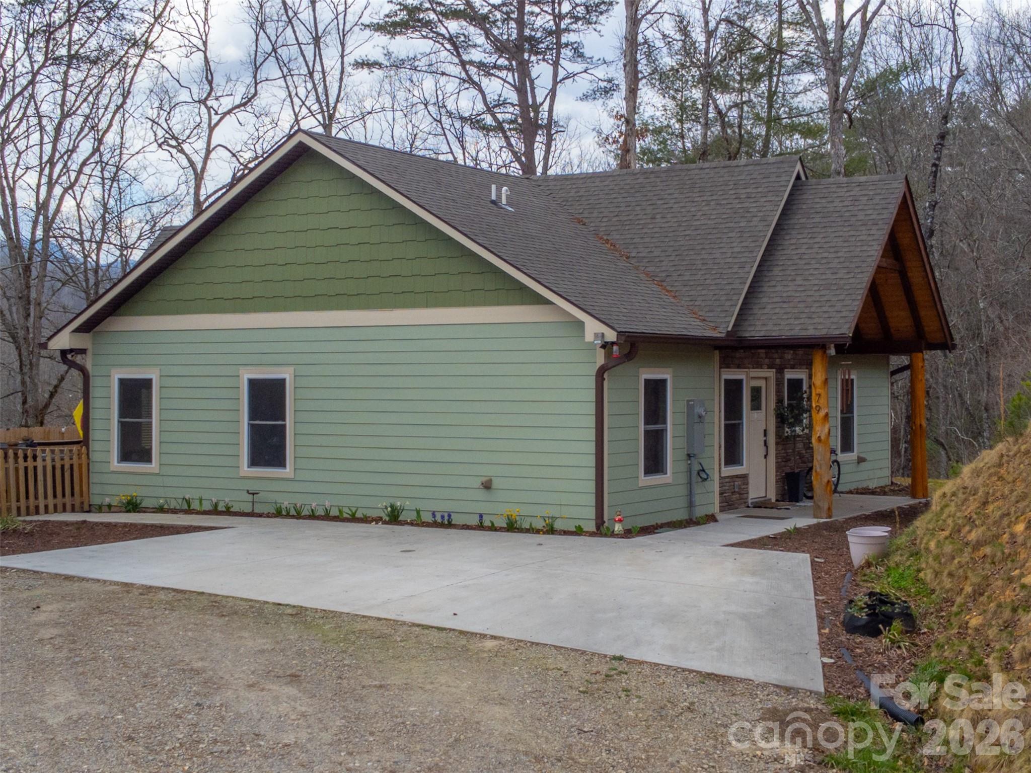 79 Abbey View Road — Bryson City