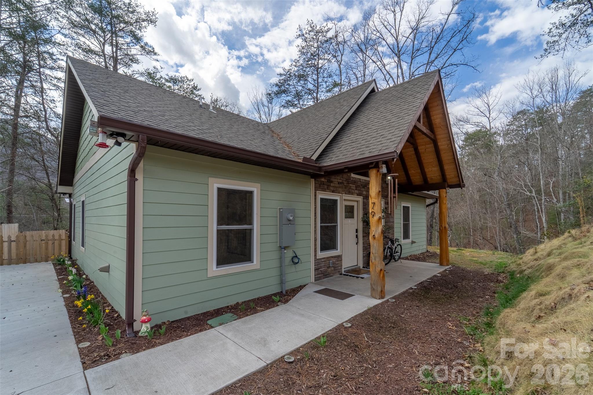 79 Abbey View Road — Bryson City
