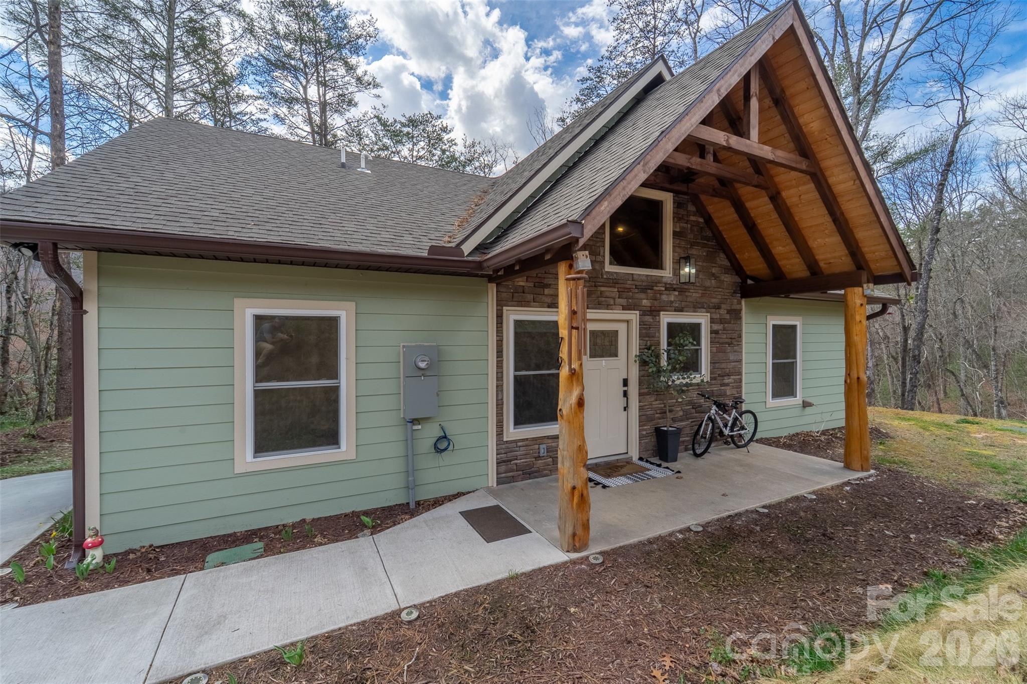 79 Abbey View Road — Bryson City