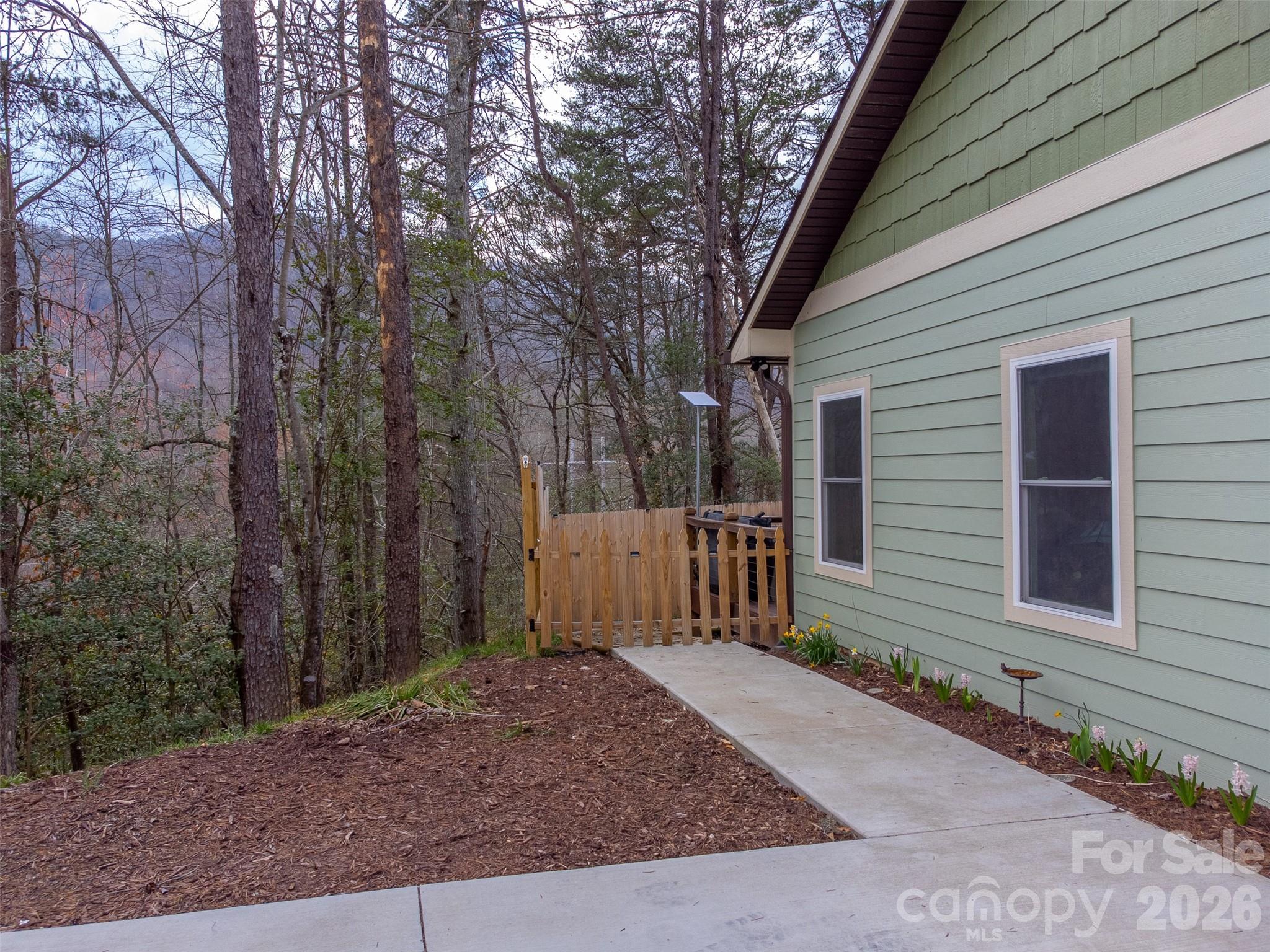 79 Abbey View Road — Bryson City