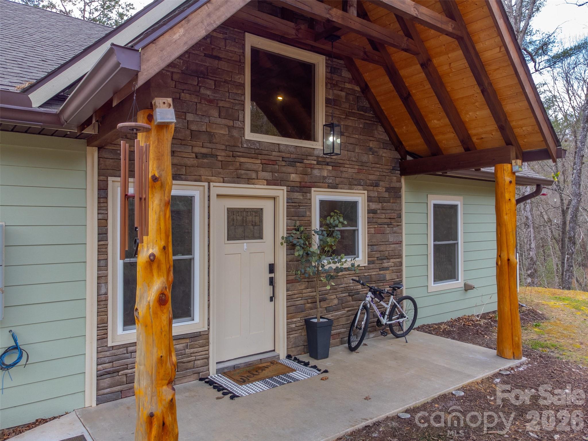79 Abbey View Road — Bryson City