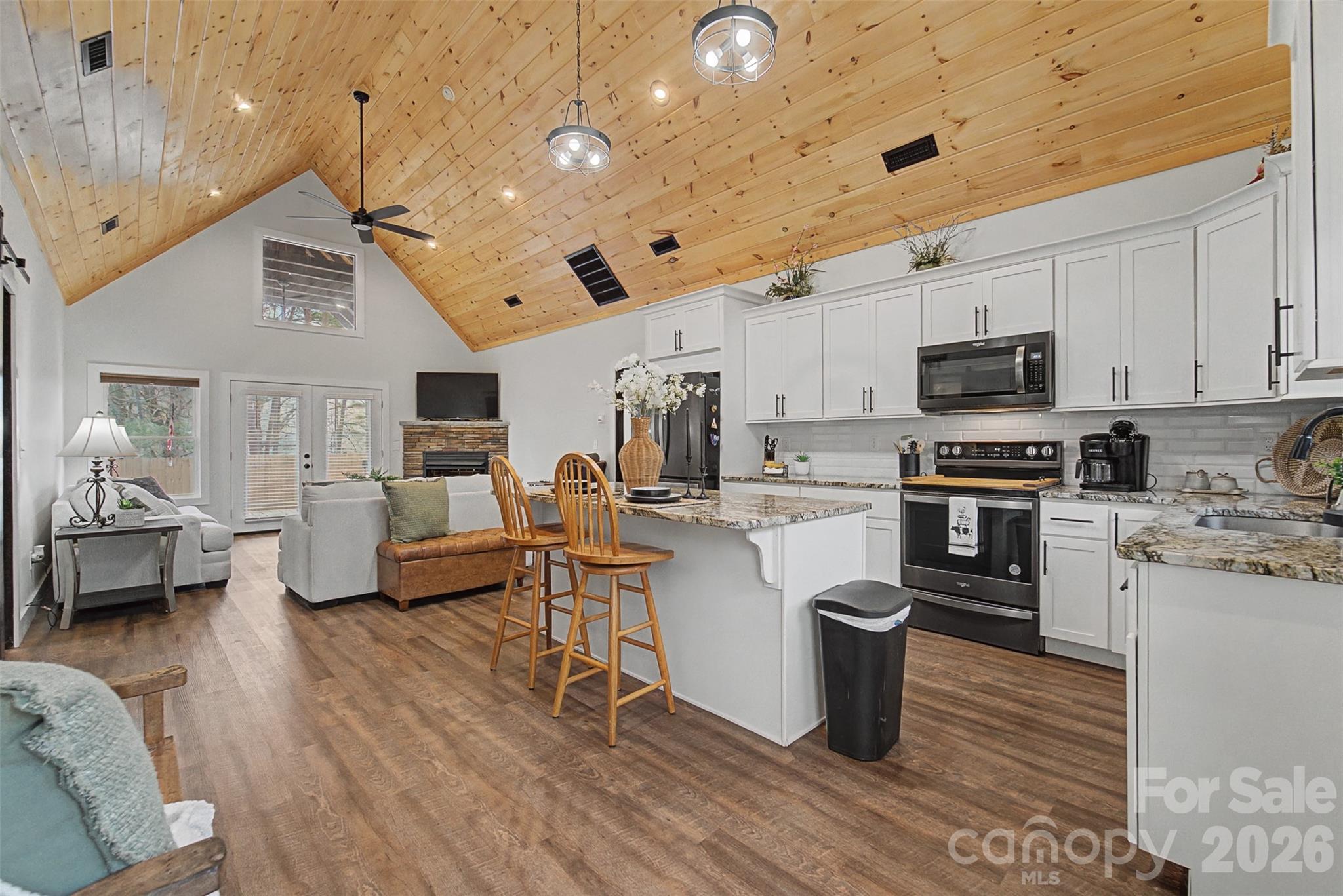 79 Abbey View Road — Bryson City