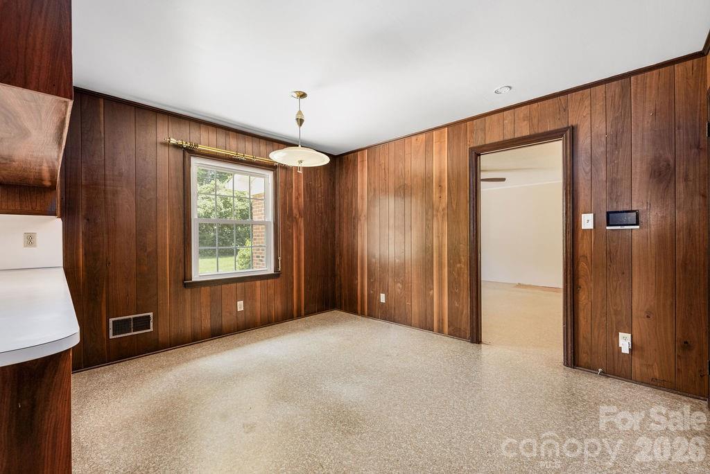5022 Cheviot Road — Charlotte