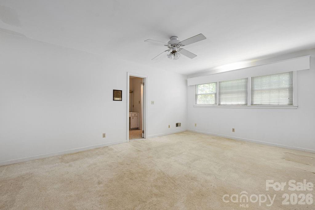 5022 Cheviot Road — Charlotte